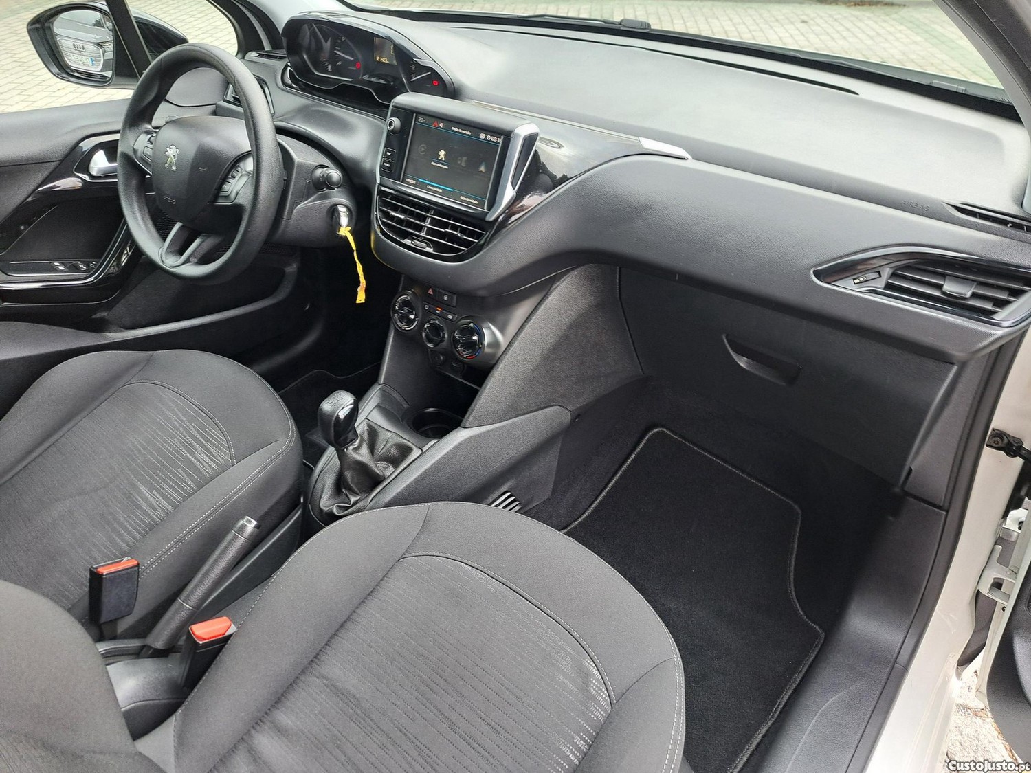 Peugeot 208 1.5 BlueHDi Active — fotografia 7