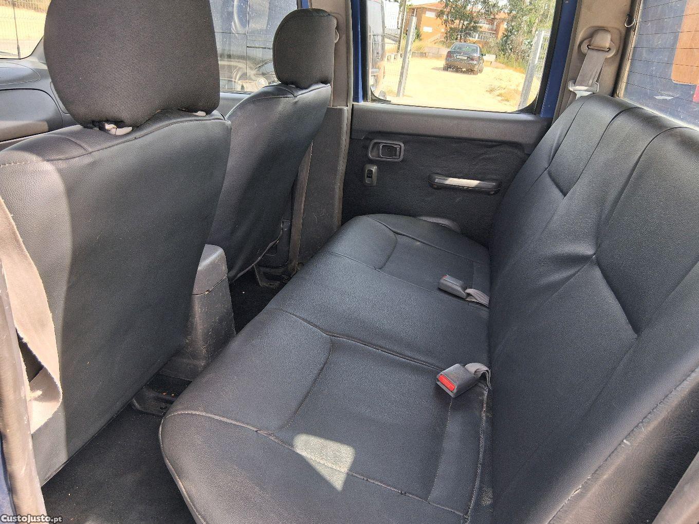 Nissan Navara 5 lugares 4x4 — fotografia 6