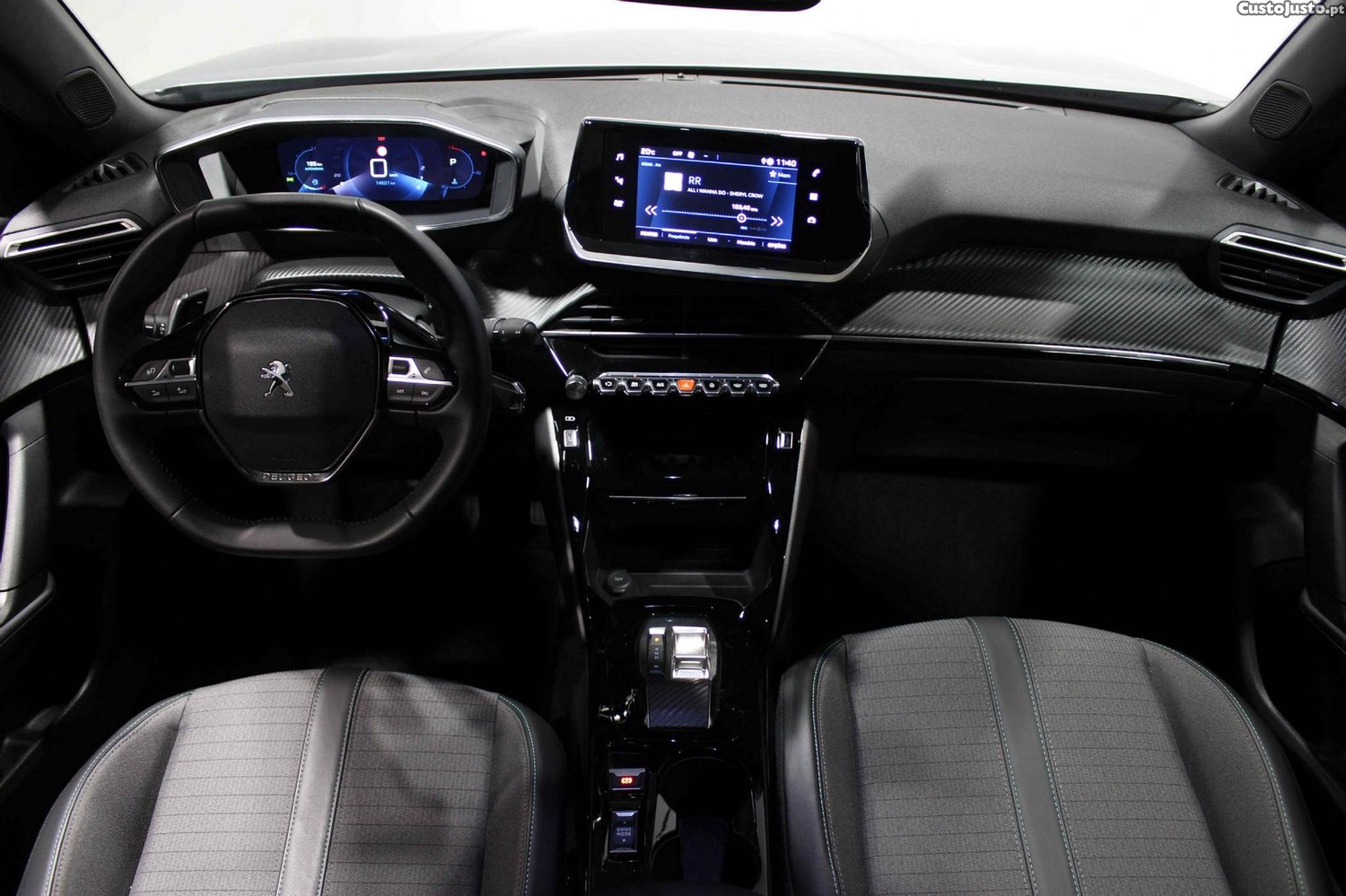 Peugeot 2008 1.5 BlueHDi Allure Pack EAT8 — fotografia 9