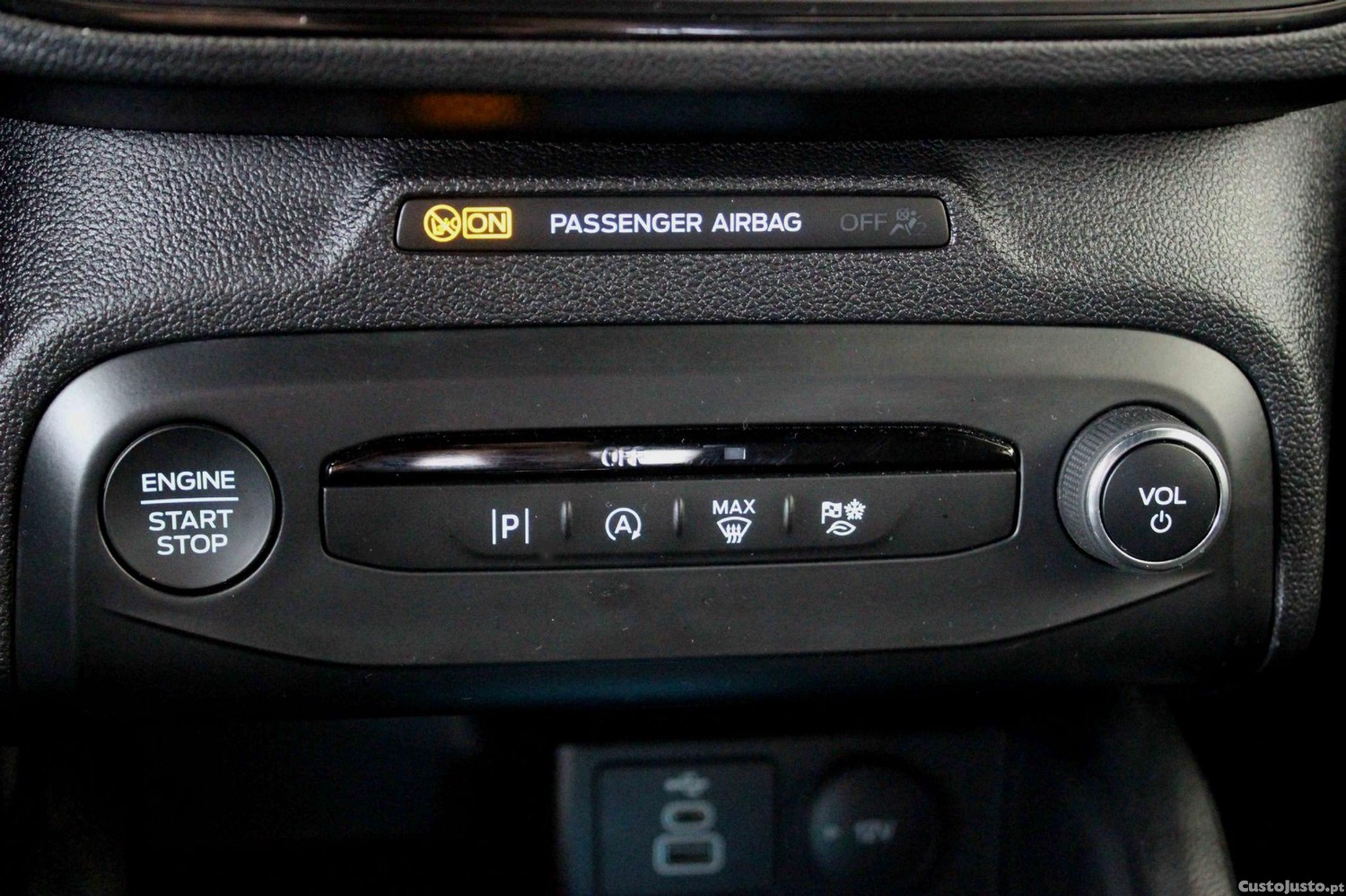 Ford Focus 1.0 EcoBoost MHEV ST-Line — fotografia 3
