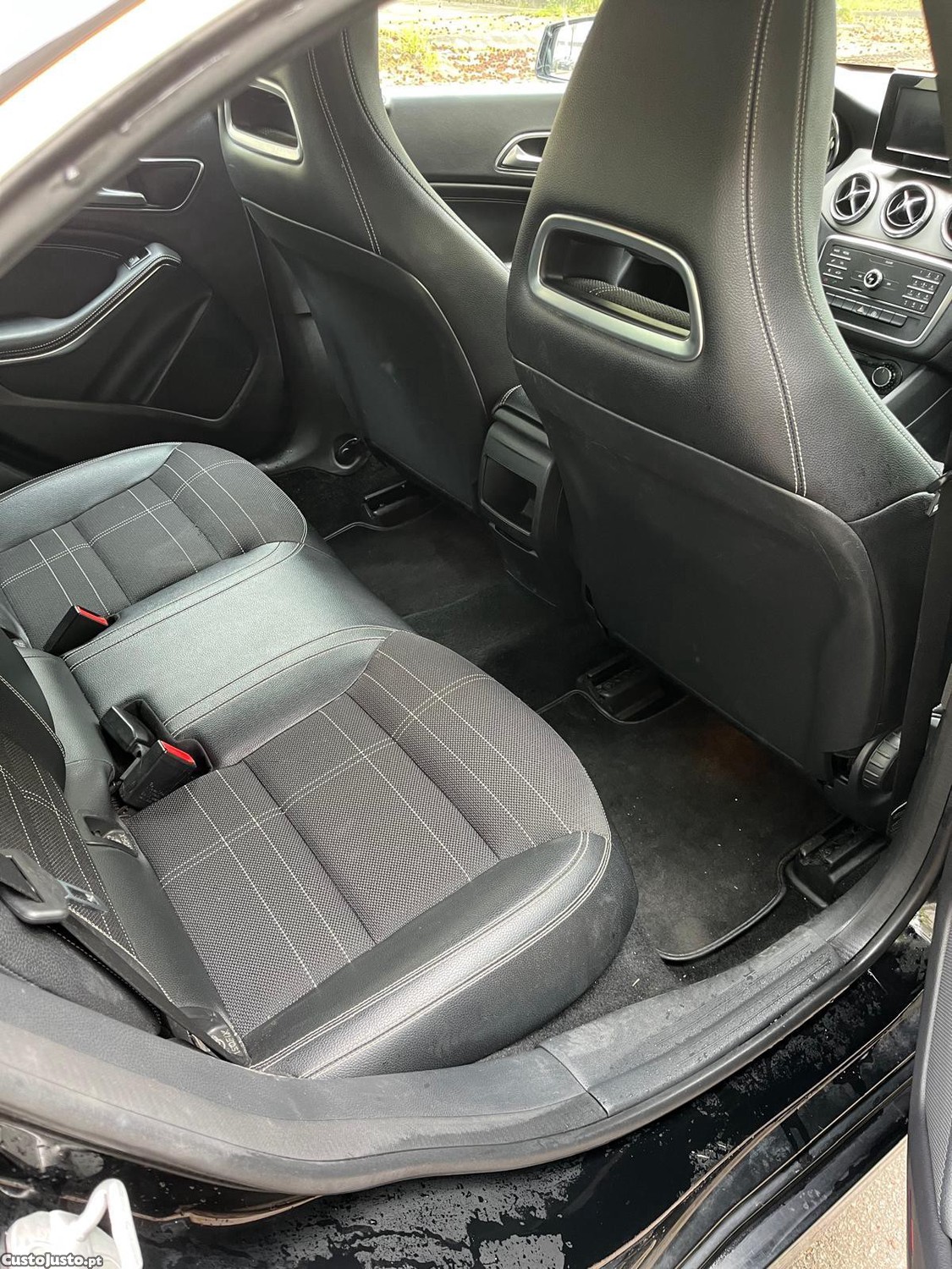 Mercedes-Benz CLA 180 COUPE 1.5 CDI — fotografia 4