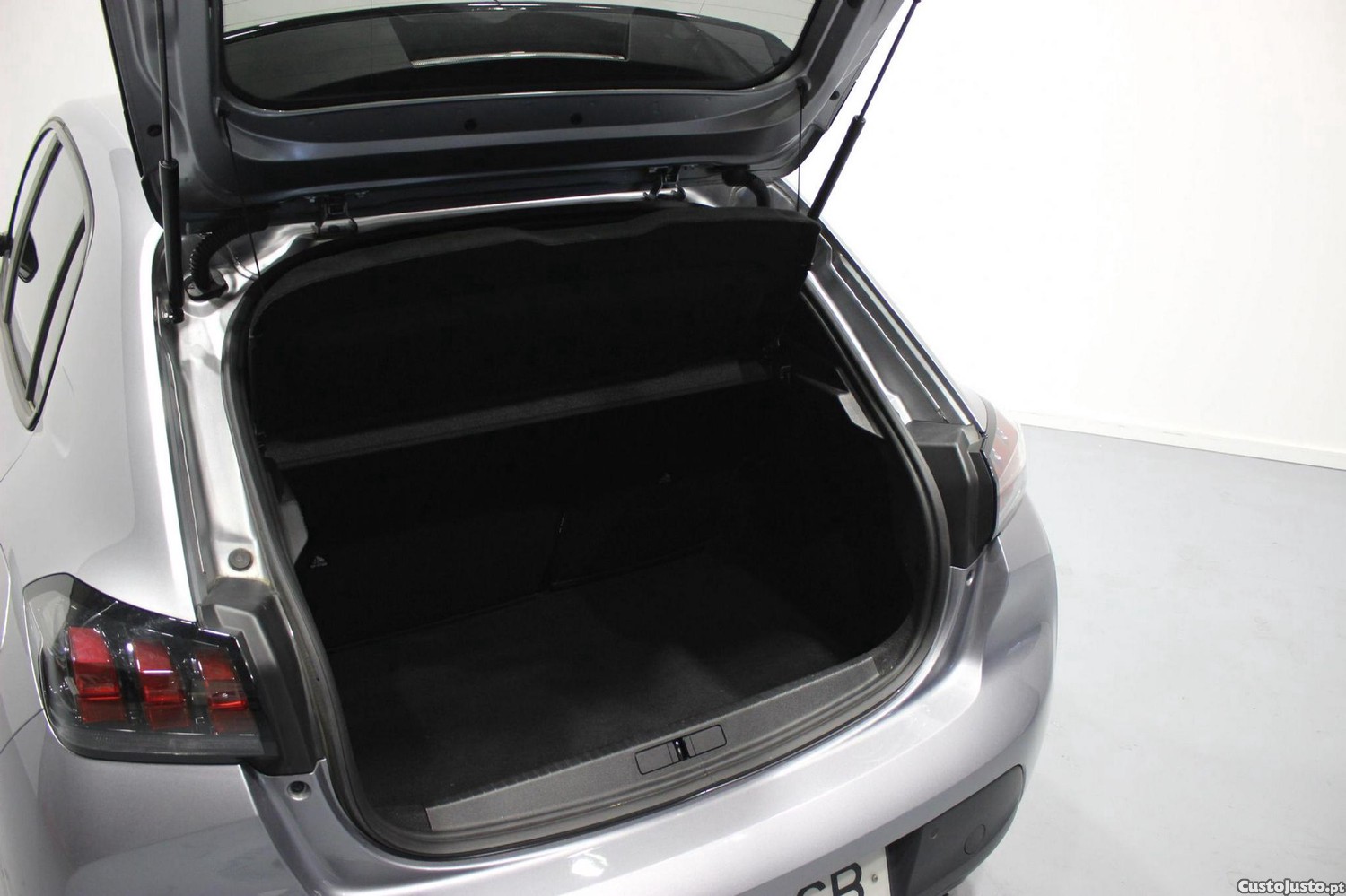 Peugeot 208 1.5 BlueHDi Active Pack — fotografia 22