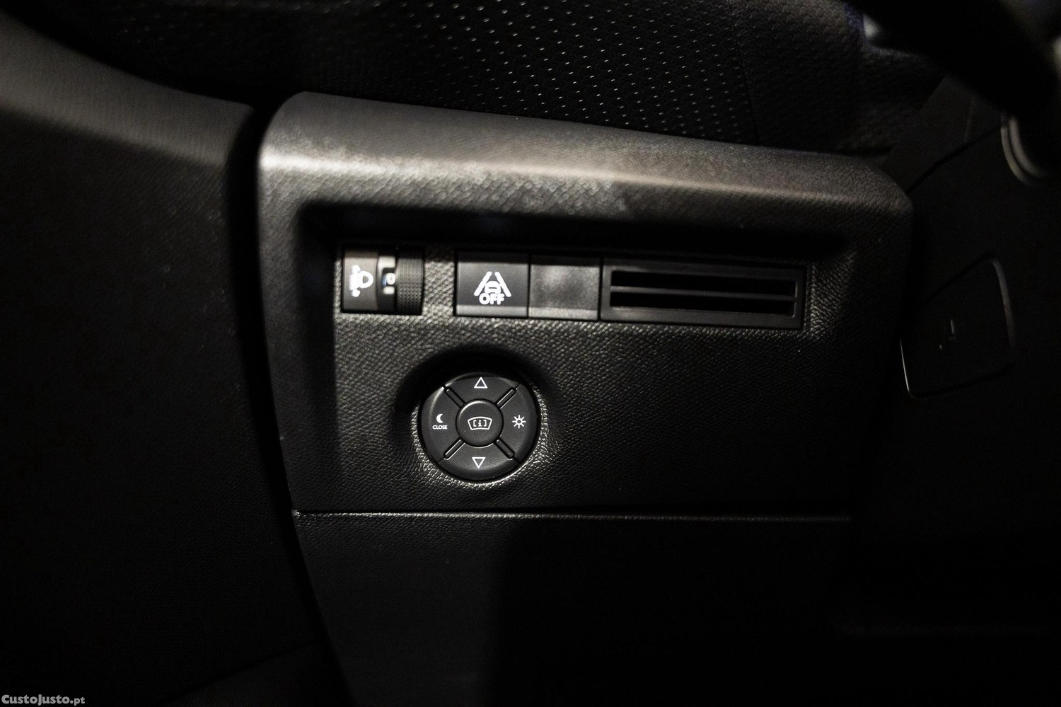 Citroën C4 1.2 PureTech Shine — fotografia 18