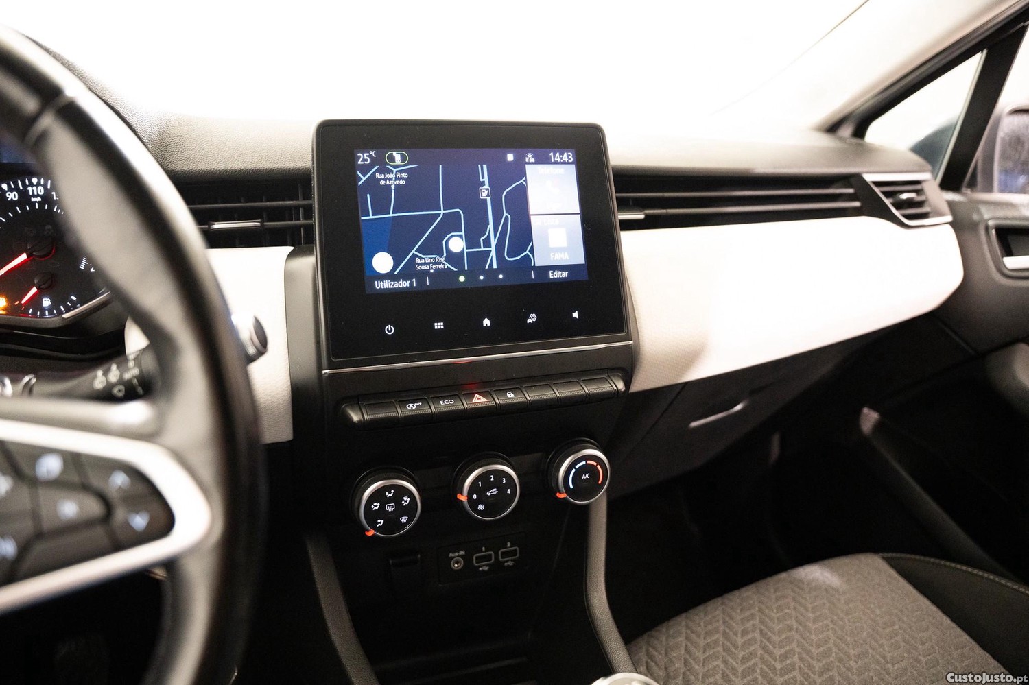 Renault Clio 1.0 TCe Techno — fotografia 8