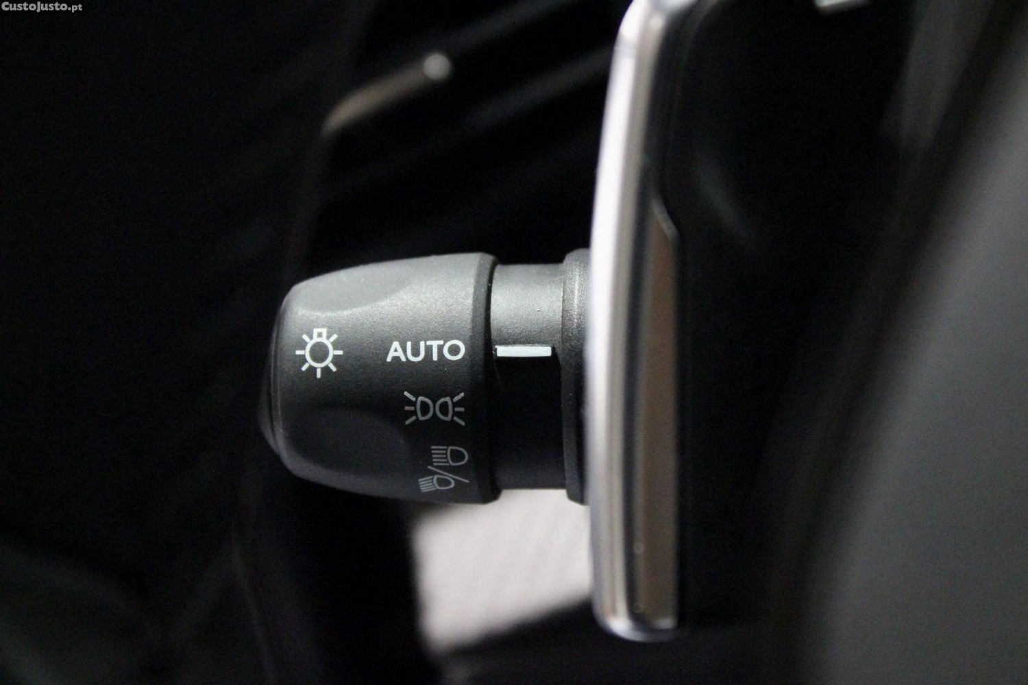 Peugeot 2008 1.5 BlueHDi Allure EAT8 — fotografia 14