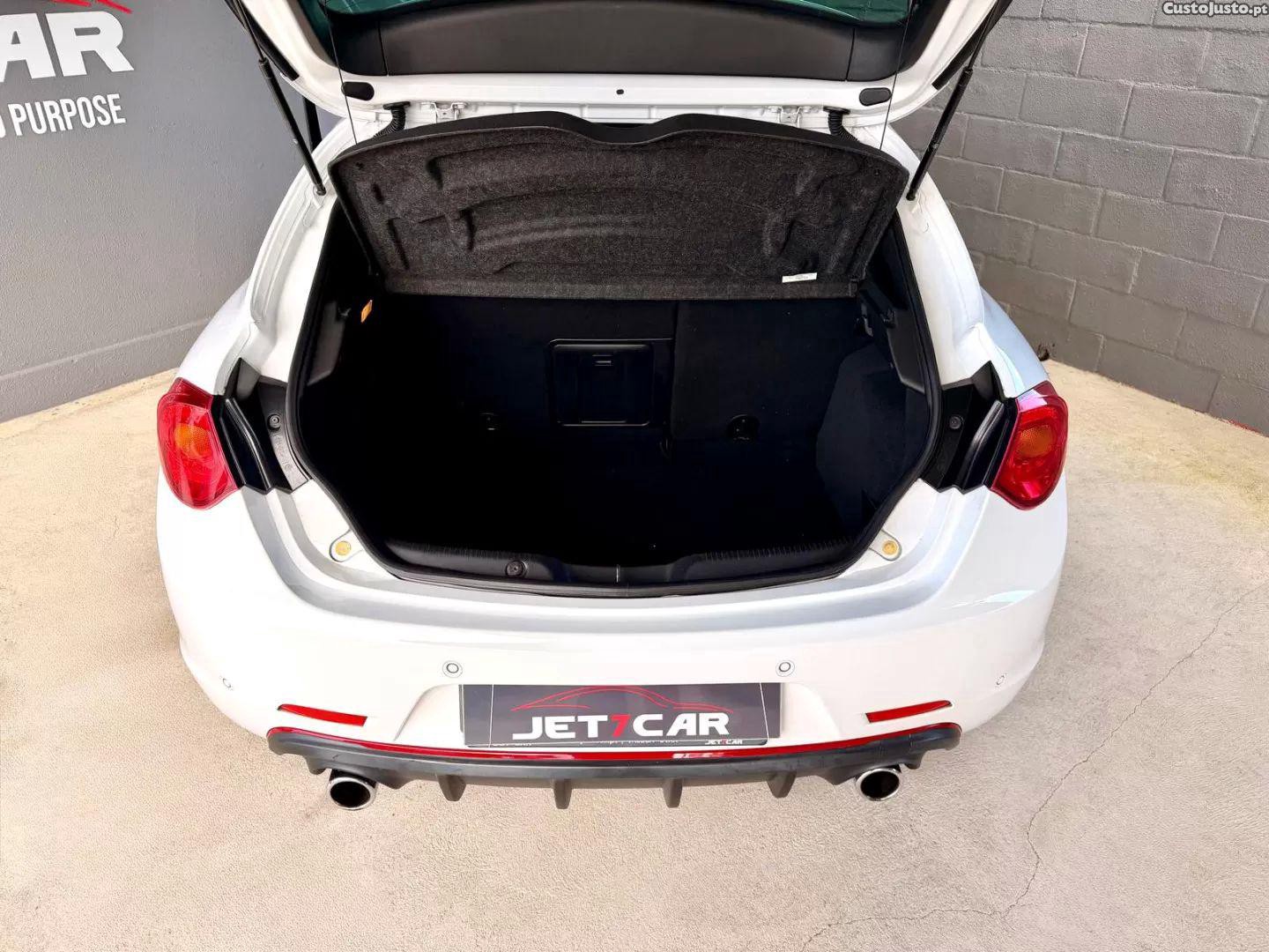Alfa Romeo Giulietta 2.0 jtdm sport — fotografia 14