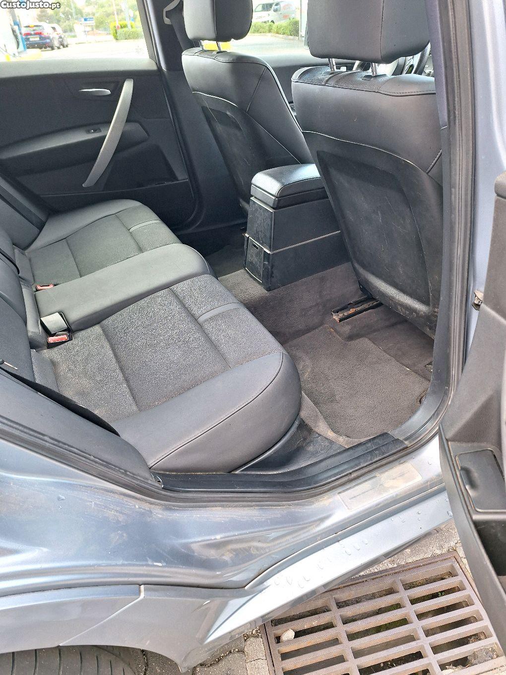 BMW X3 2.0 — fotografia 2