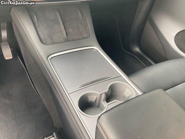 Tesla Model Y Long Range Dual Moto — fotografia 10