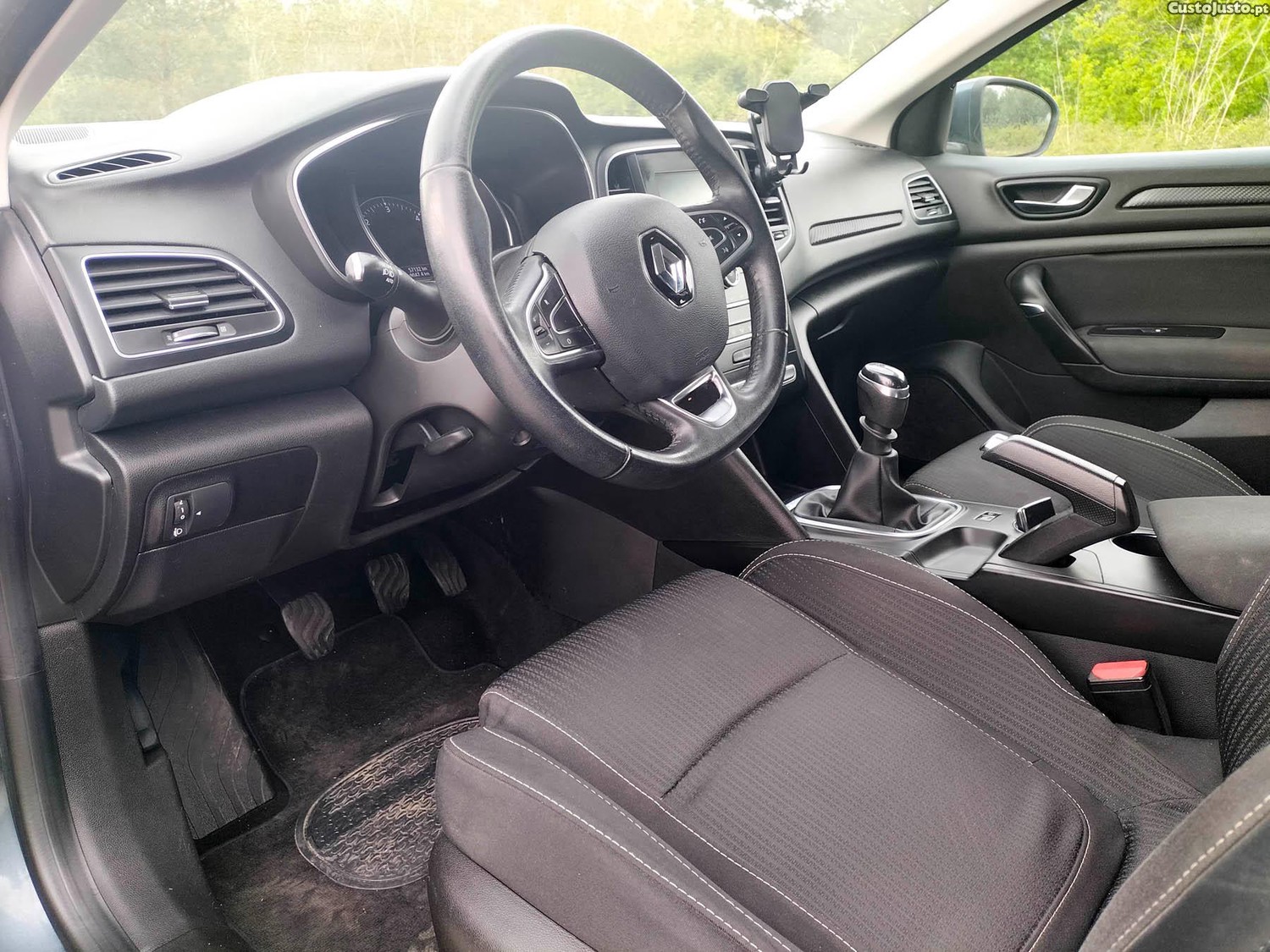 Renault Mégane IV 1.5DCI Blue 115cv — fotografia 10