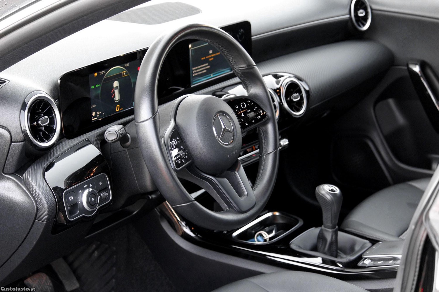 Mercedes-Benz CLA 180 d Style — fotografia 18