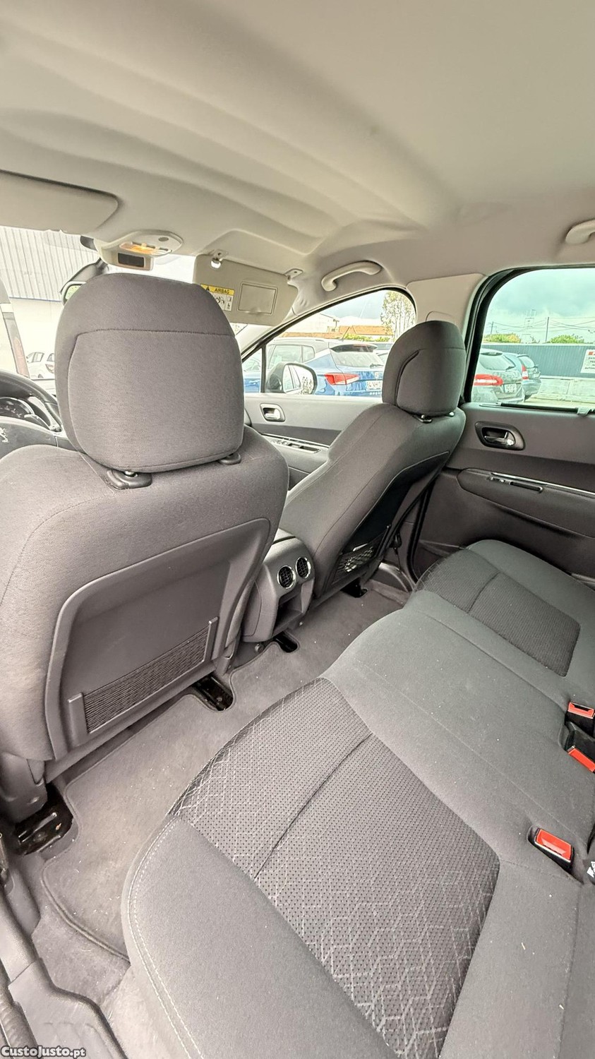 Peugeot 3008 1.6 HDI de 2015 — fotografia 2