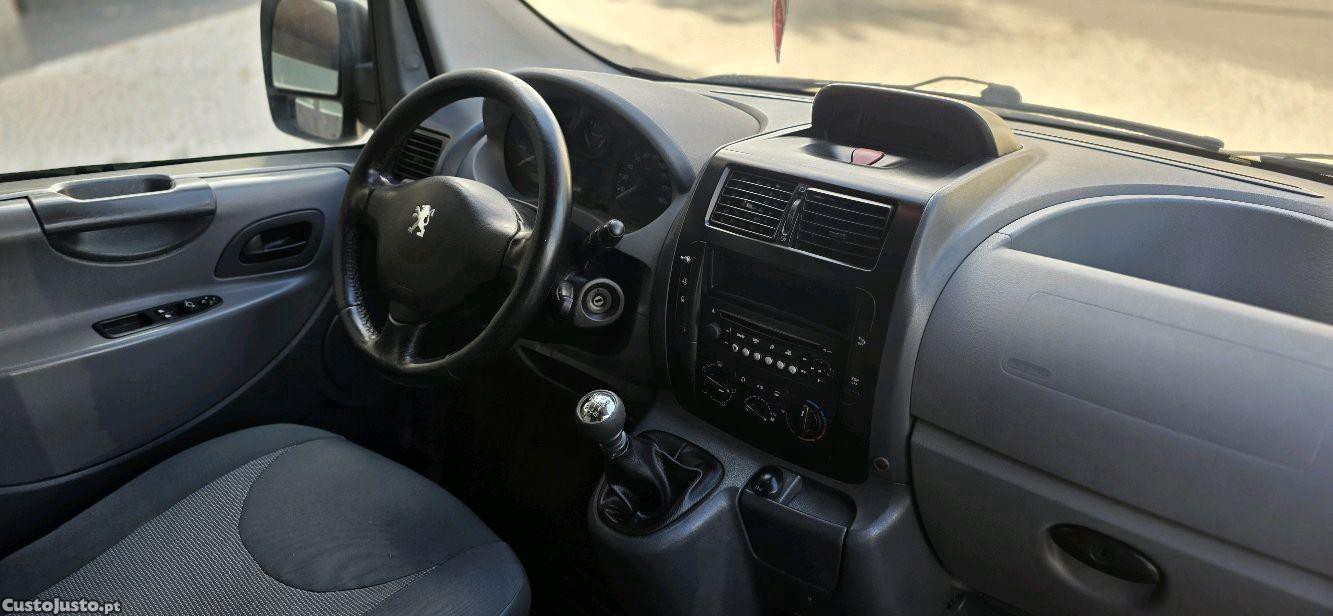 Peugeot Expert 2.0 HDI (120cv) Tepee 8 Lug — fotografia 2