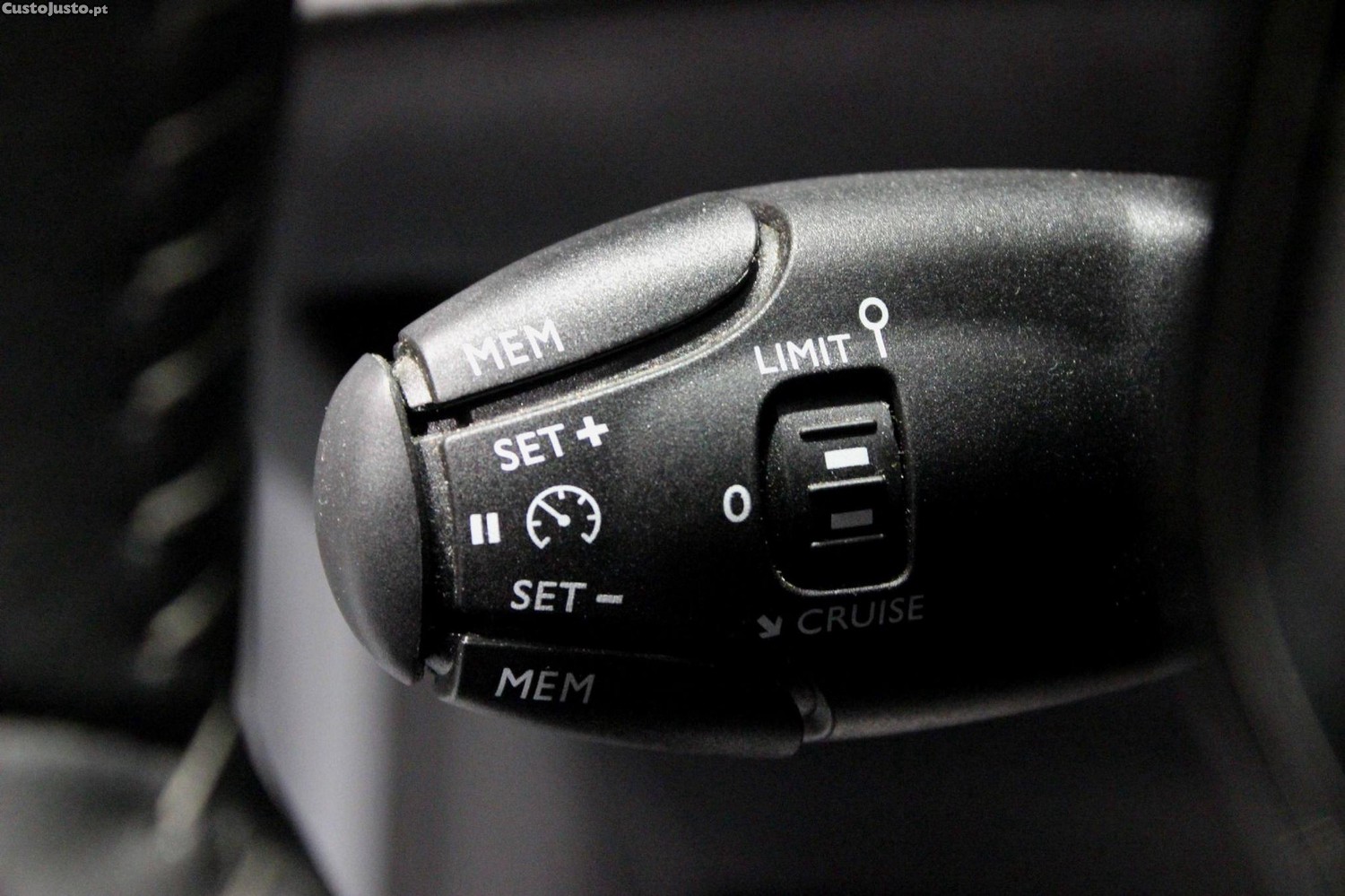 Peugeot 208 1.5 BlueHDi Active Pack — fotografia 16