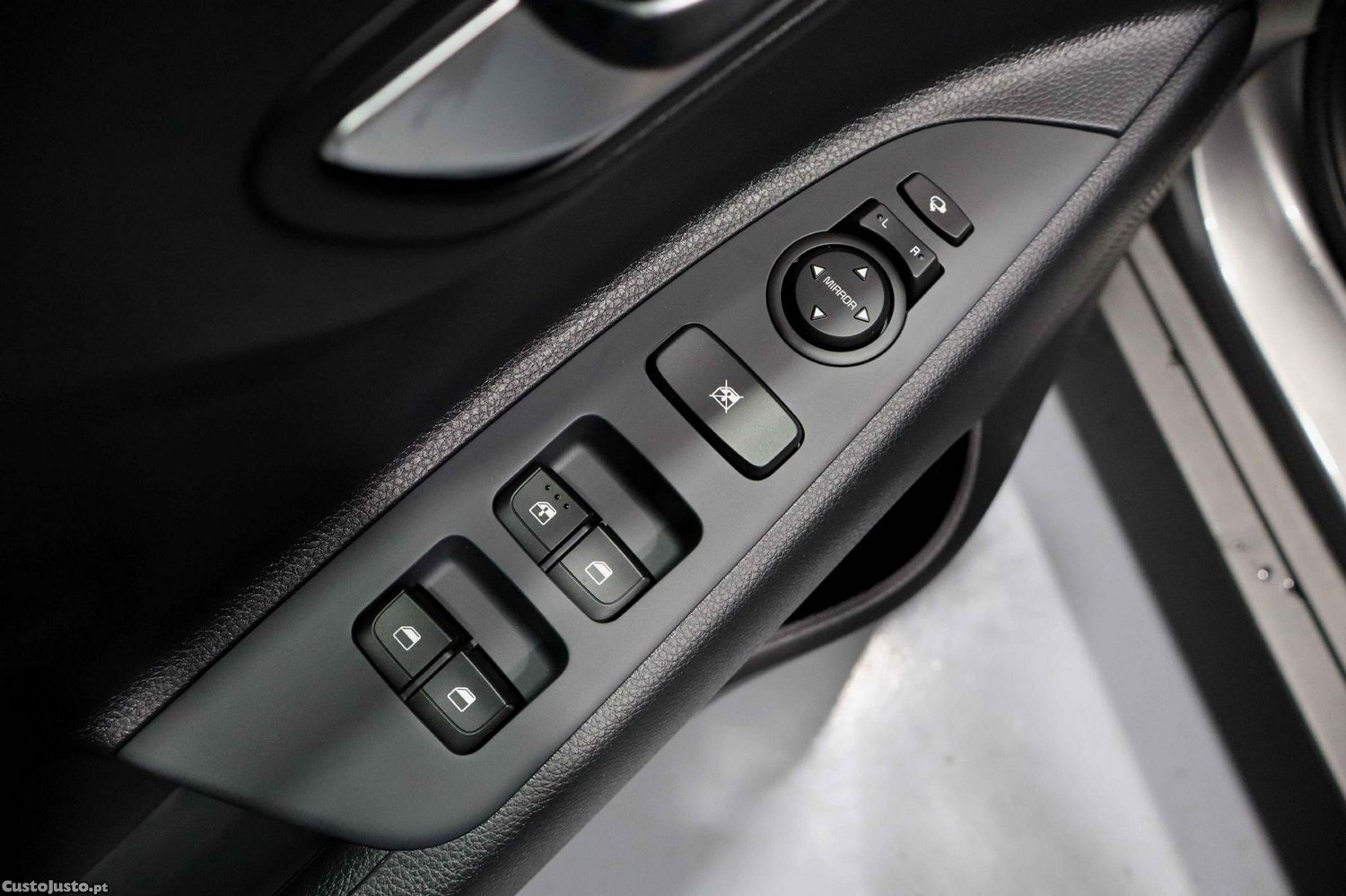 Kia Stonic 1.0 T-GDI Drive — fotografia 18