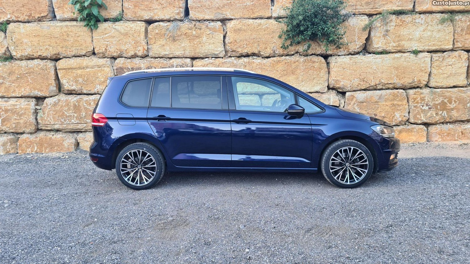 VW Touran 1.6 TDi Confortline DSG — photo 4