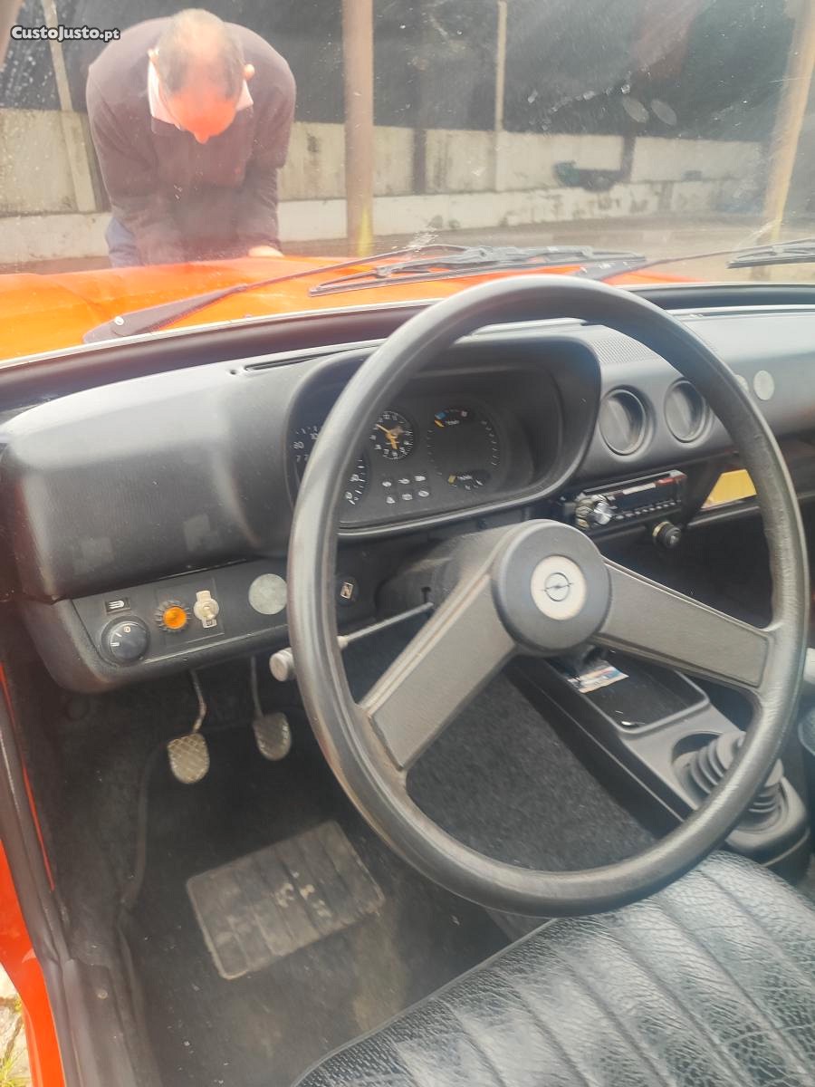 Opel Kadett 1200 foto 3