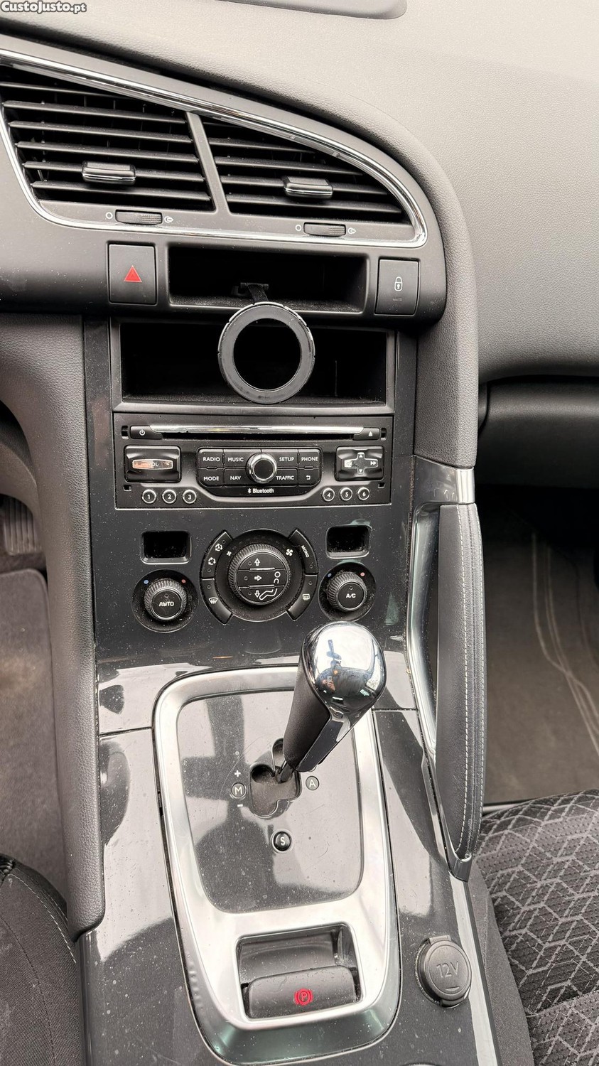 Peugeot 3008 1.6 HDI de 2015 — fotografia 13