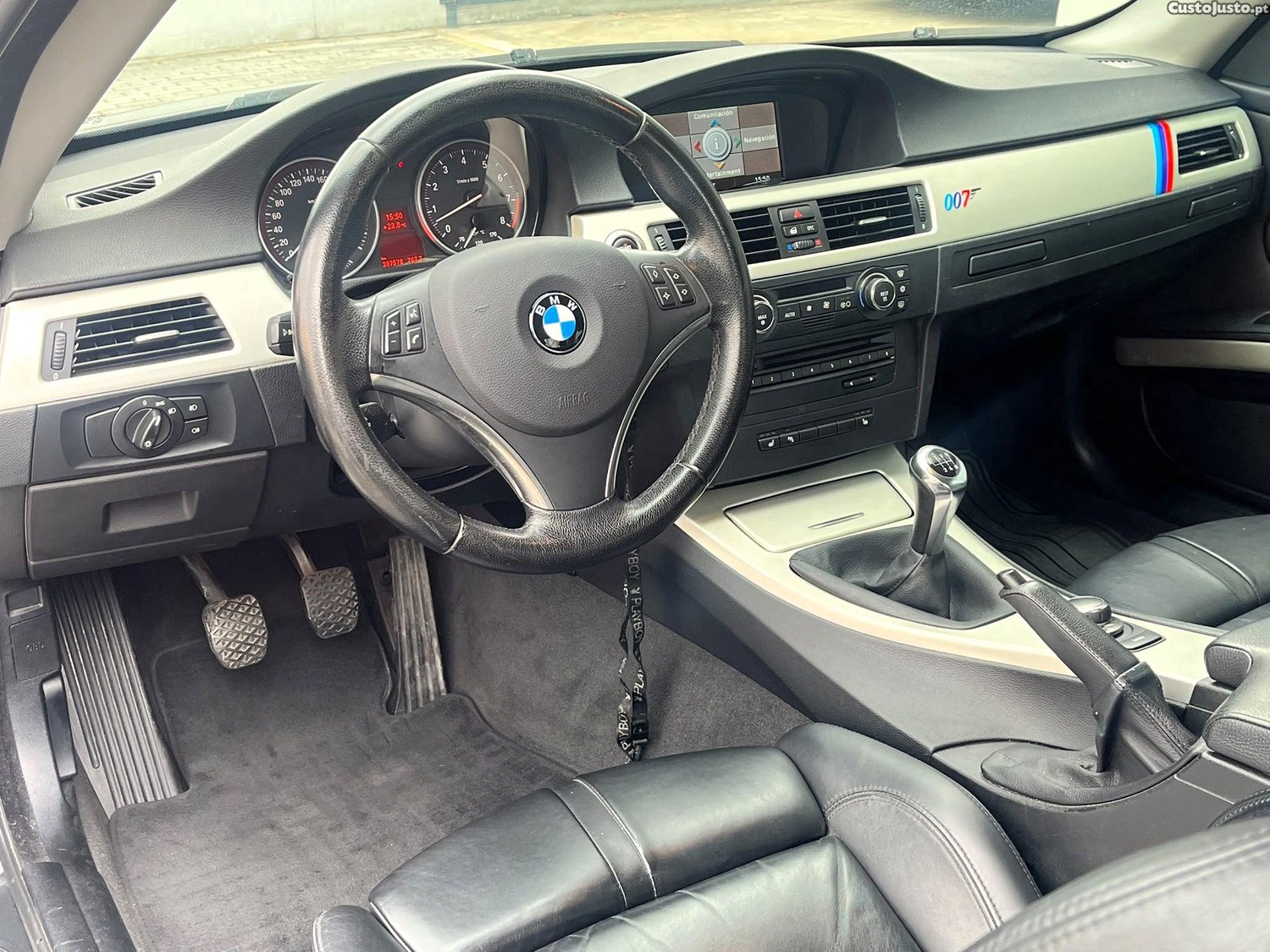 BMW 330 i — fotografia 4