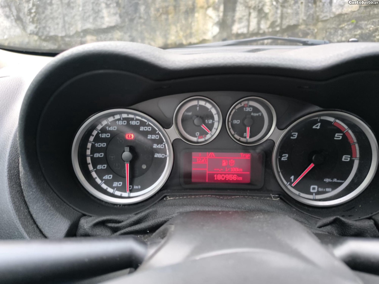 Alfa Romeo MiTo 1.3JTDM 90 CV BLACK MATE — fotografia 10