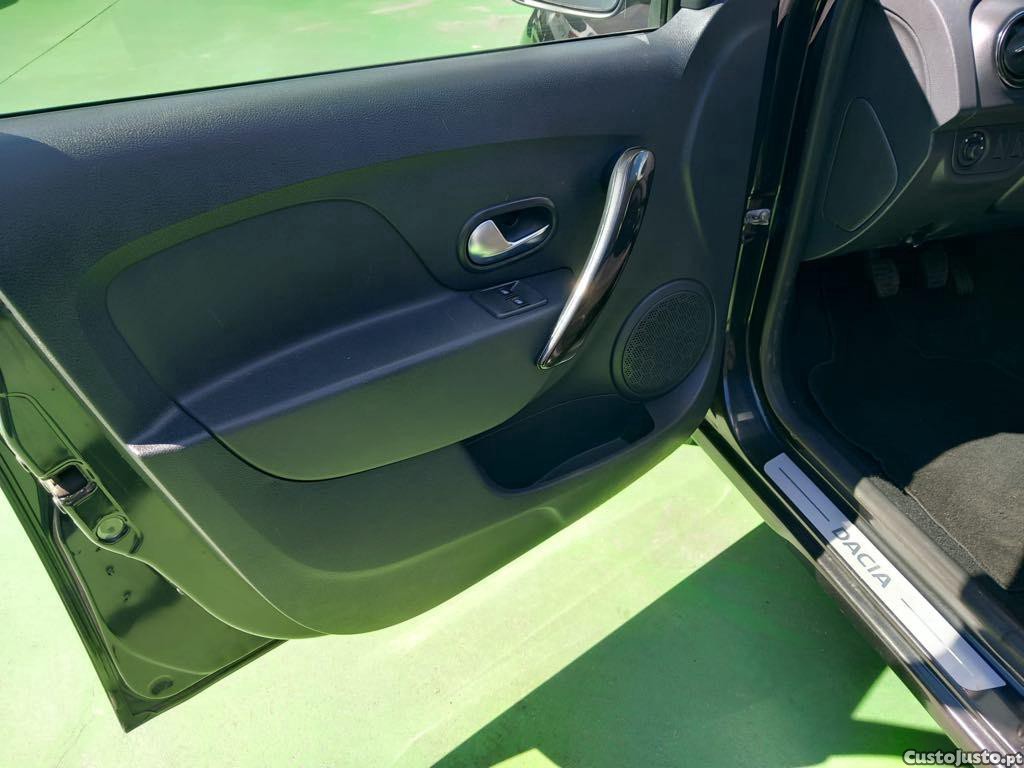 Dacia Sandero 1.0 SCe Comfort — fotografia 9