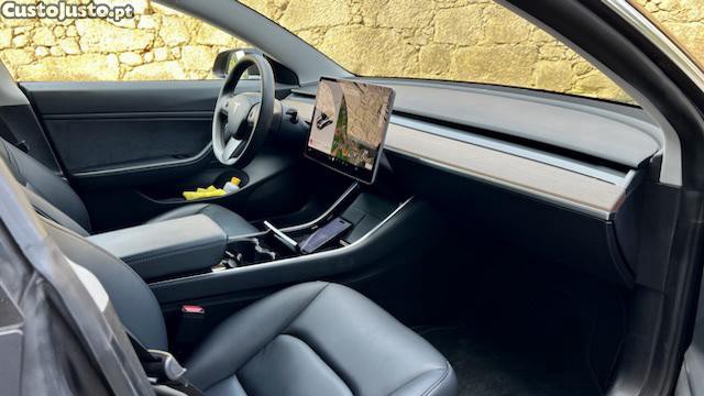 Tesla Model 3 Long range — fotografia 10