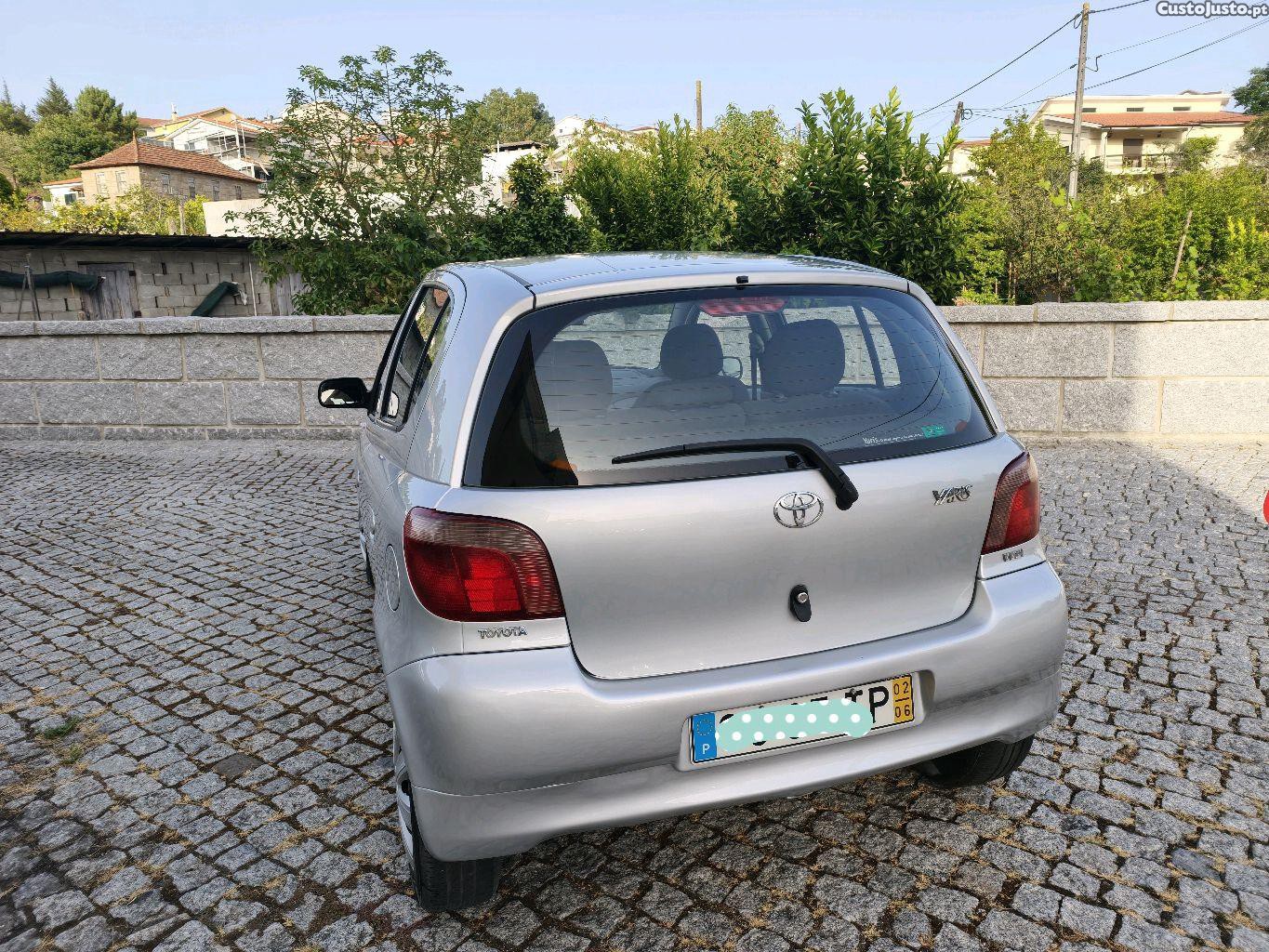 Toyota Yaris gasolina — fotografia 5