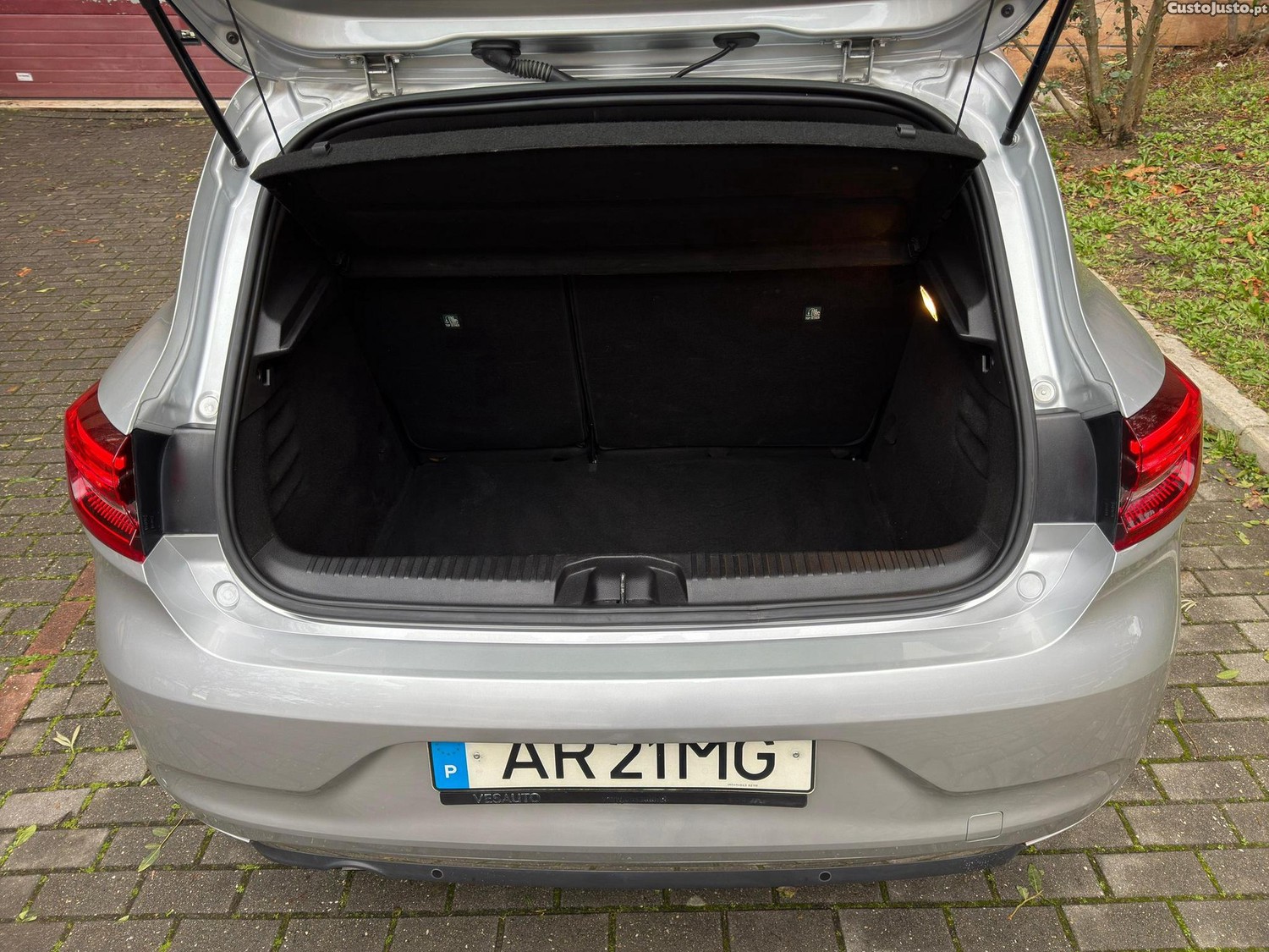 Renault Clio 1.5 Blue dCi Limited — fotografia 10