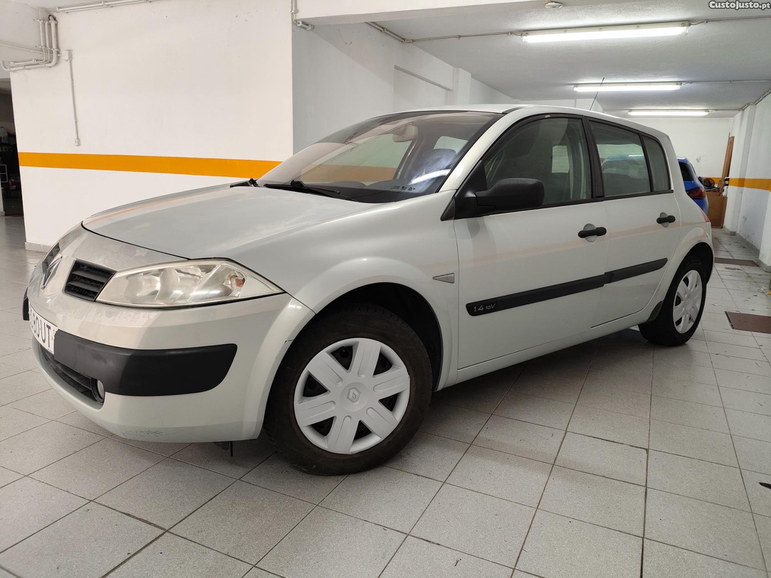 Renault Mégane 1.4 16v | apenas 118.000 km reais | ipo 2027 — fotografia 4