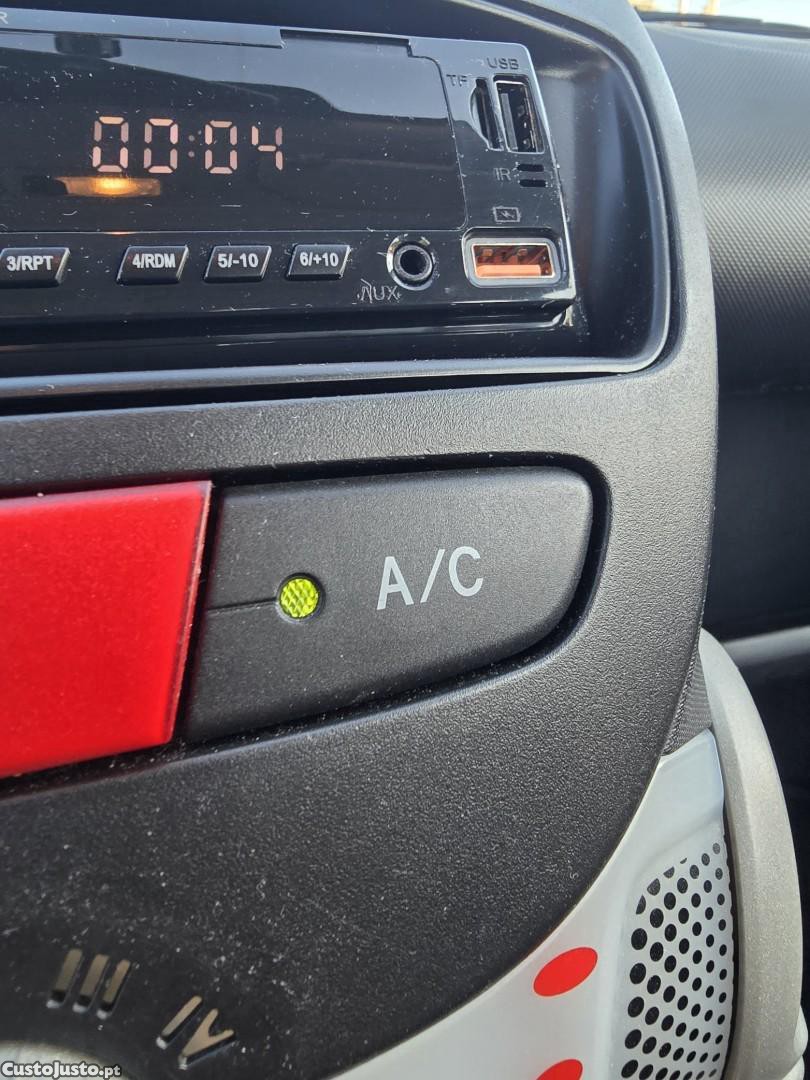 Toyota Aygo Cool — fotografia 3
