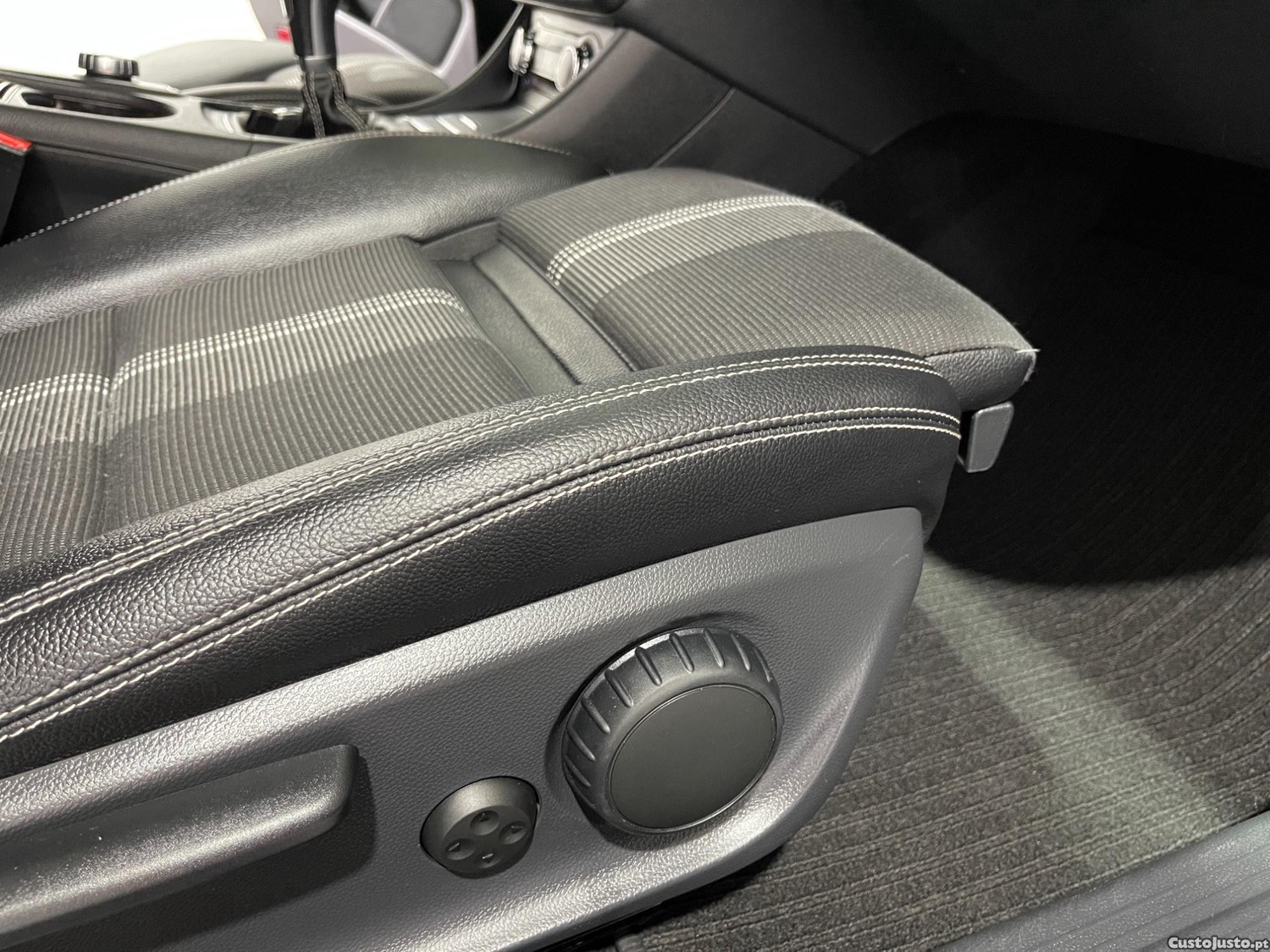 Mercedes-Benz CLA 180 D SHOOTING BRAKE URBAN 109 CV - NACIONAL — fotografia 8