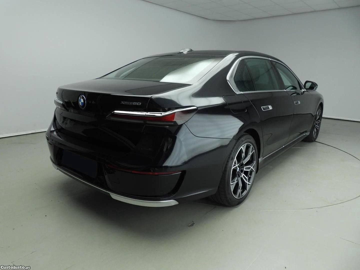 BMW  xDrive60 - 23 — photo 3