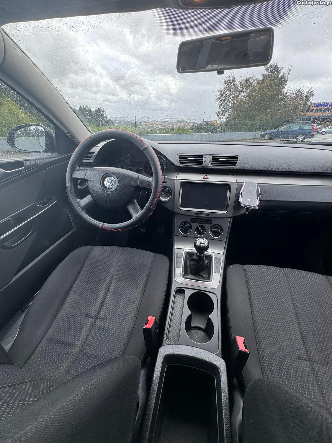 Volkswagen Passat 1.9 TDi Confortline — fotografia 9