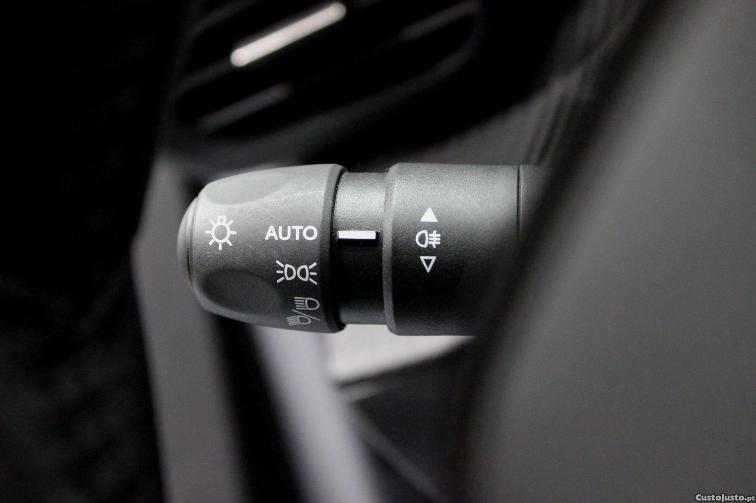 Peugeot 208 1.5 BlueHDi Active Pack — fotografia 15