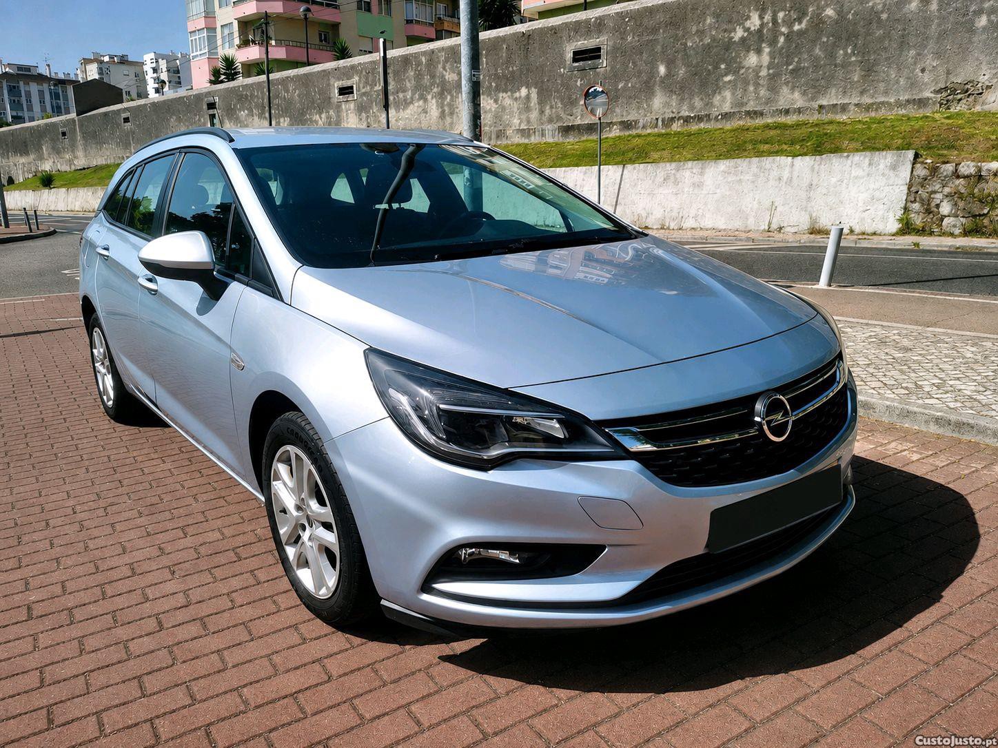Opel Astra Sport Tourer 1.6Cdti — fotografia 10