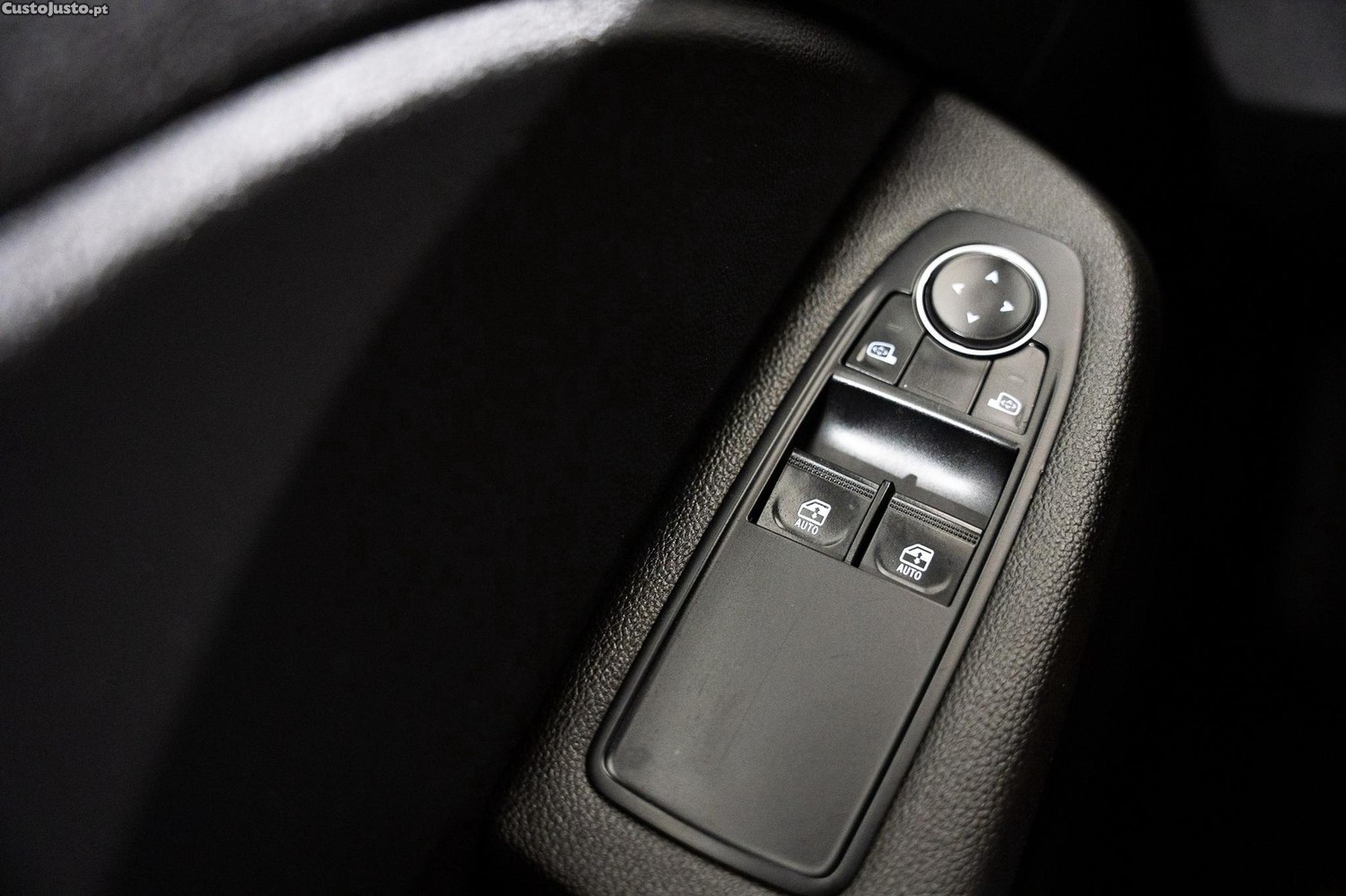 Renault Clio 1.0 TCe Techno — fotografia 4