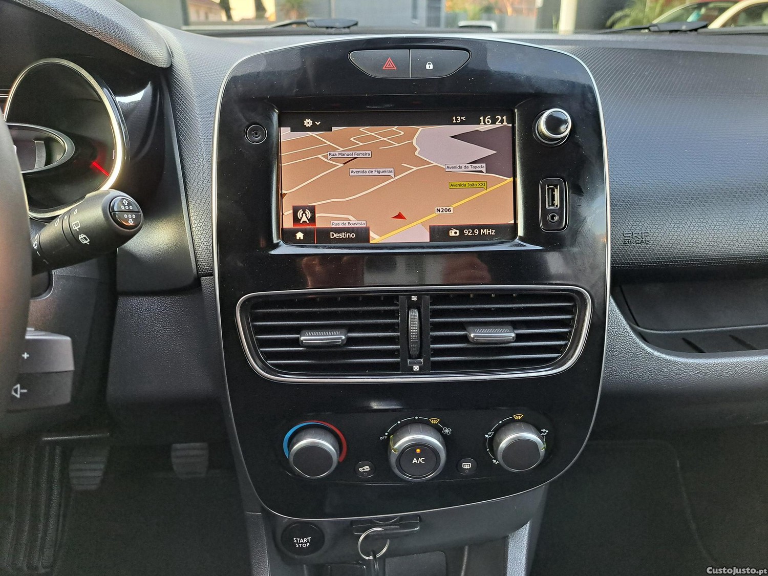 Renault Clio 0.9 TCe Limited — fotografia 13