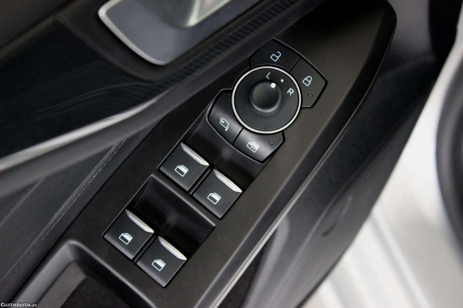 Ford Focus 1.0 EcoBoost MHEV ST-Line — fotografia 18