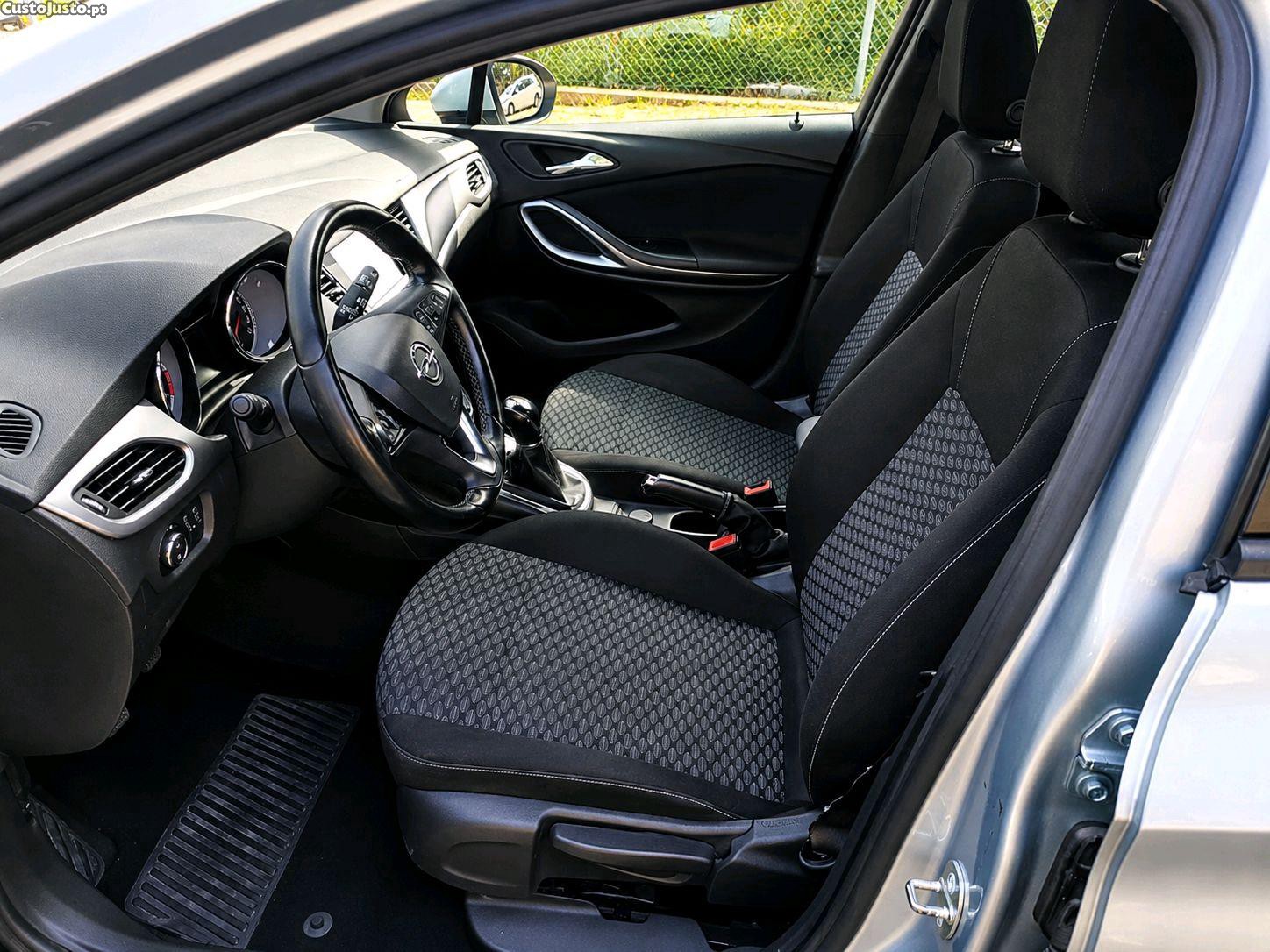 Opel Astra Sport Tourer 1.6Cdti — fotografia 2