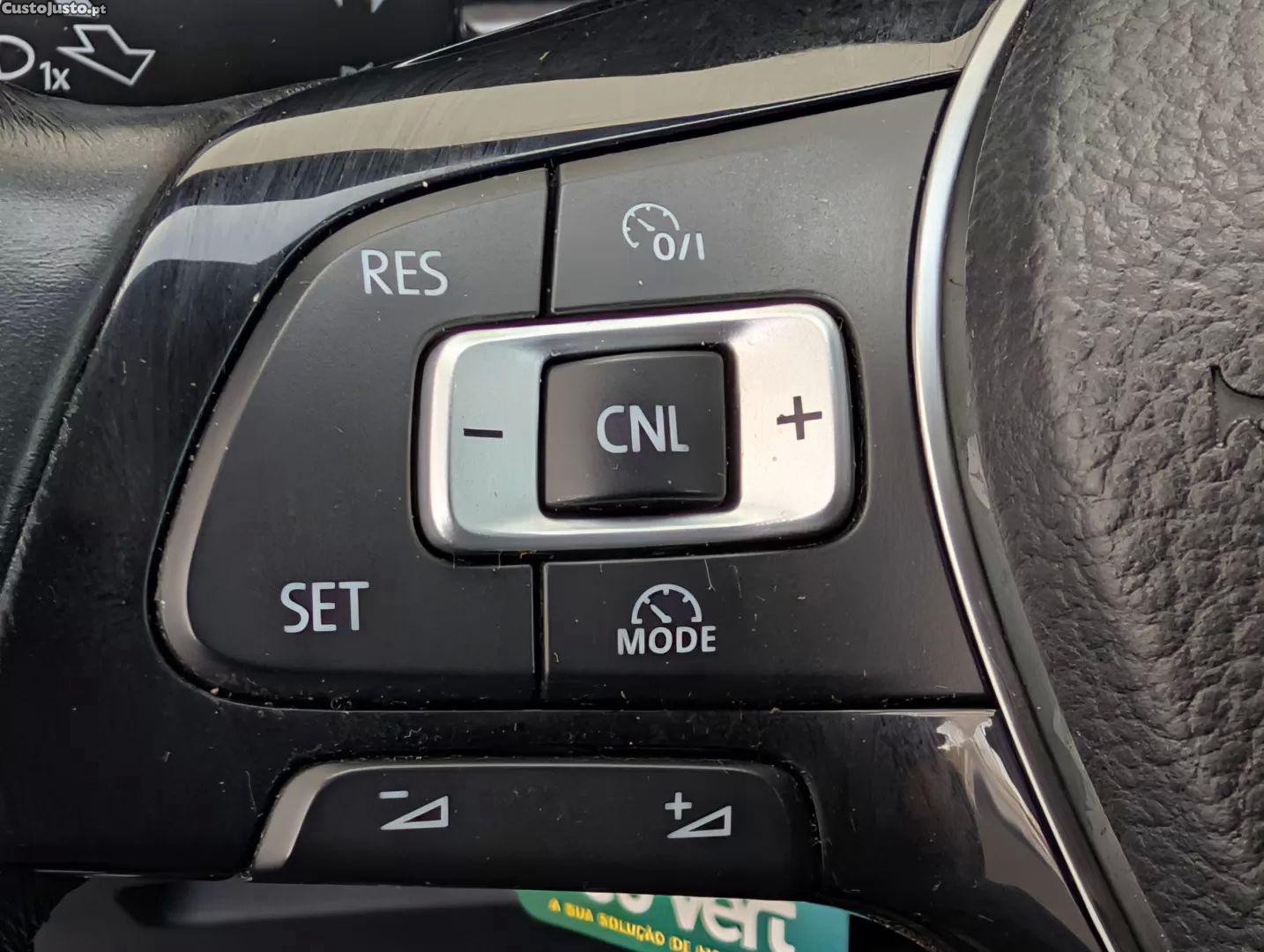 Volkswagen Touran 1.6 tdi highline dsg — fotografia 2