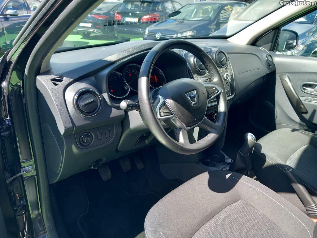 Dacia Sandero 1.0 SCe Comfort — fotografia 8