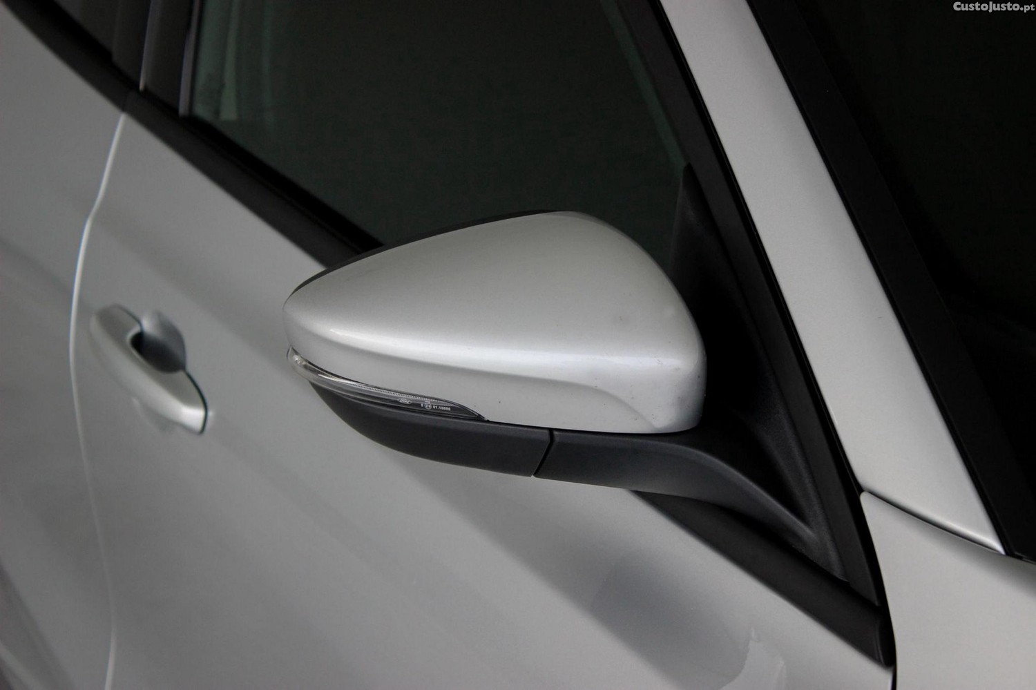 Ford Focus 1.0 EcoBoost MHEV ST-Line — fotografia 27