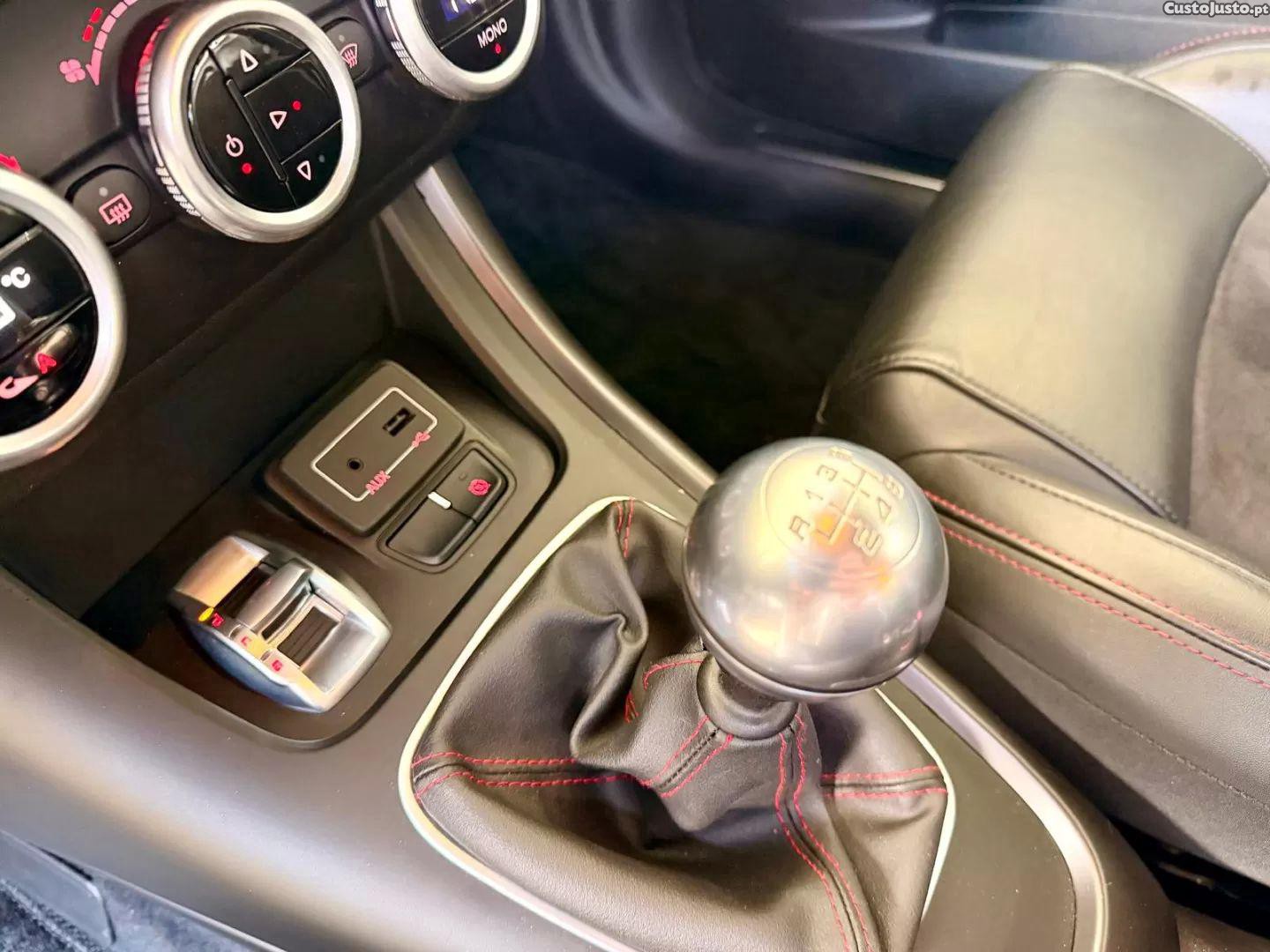 Alfa Romeo Giulietta 2.0 jtdm sport — fotografia 5