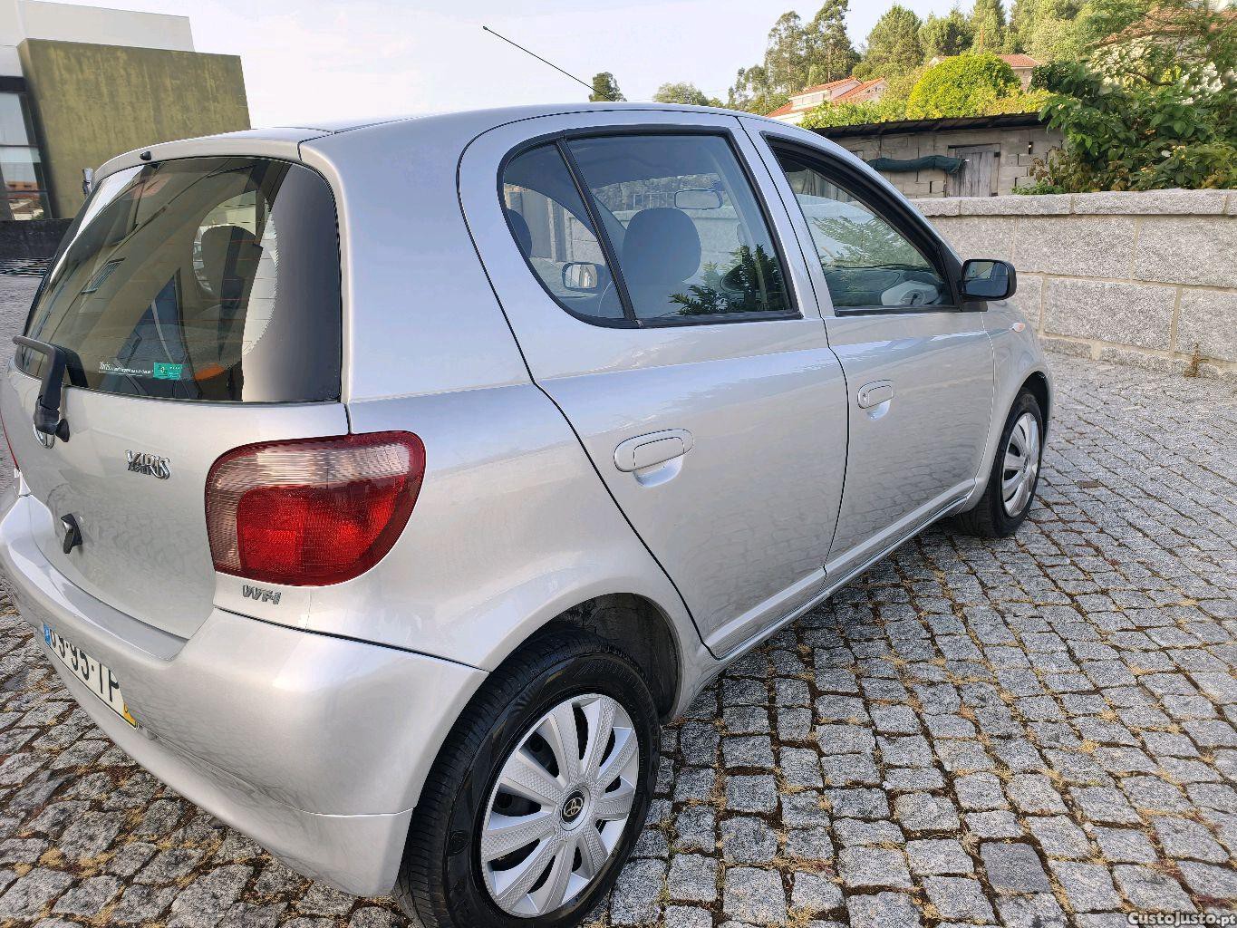 Toyota Yaris gasolina — fotografia 4