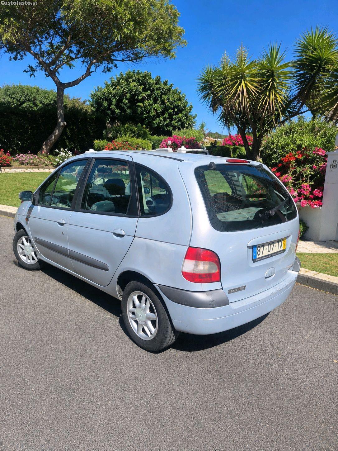 Renault Scénic 1.4 — fotografia 8