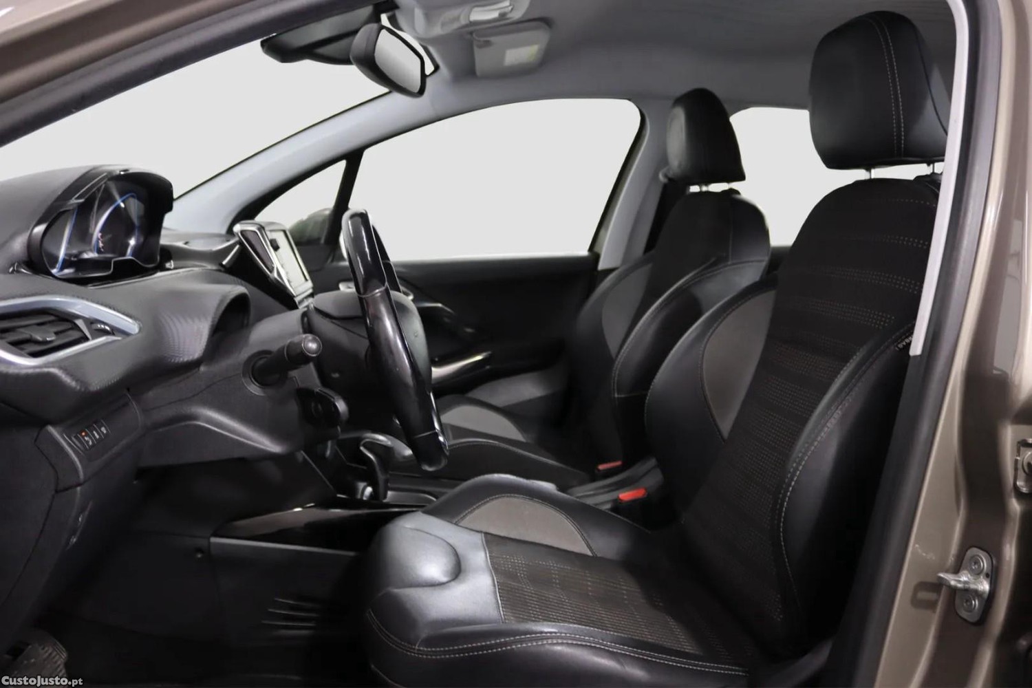 Peugeot 2008 PureTech 110 GPF Stop&Start EAT6 Allure — fotografia 4