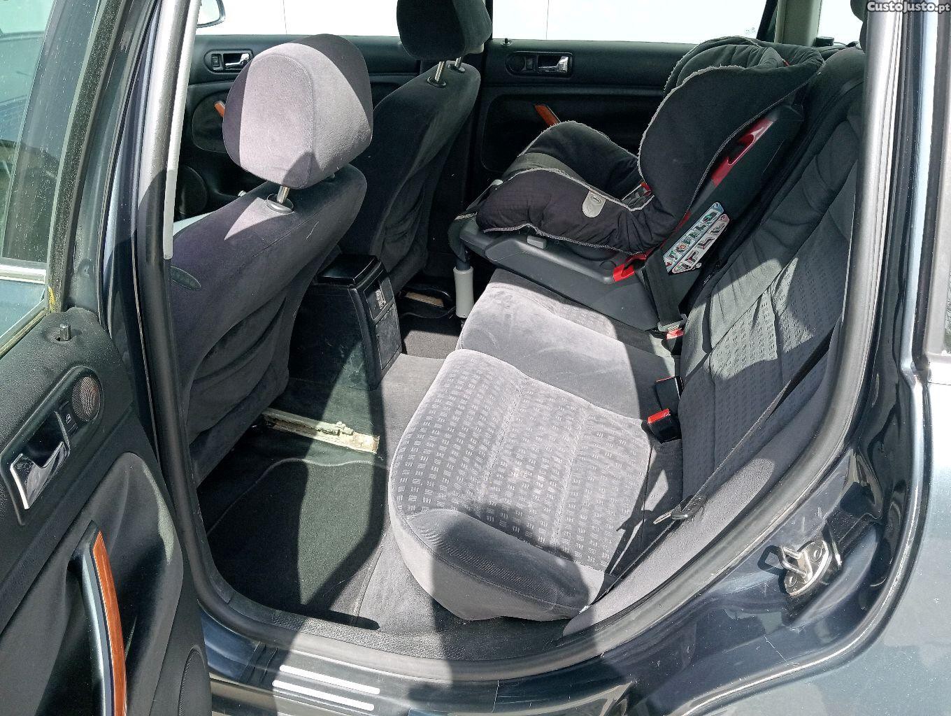 Volkswagen Passat 1.9 TDI 130cv variant — fotografia 8
