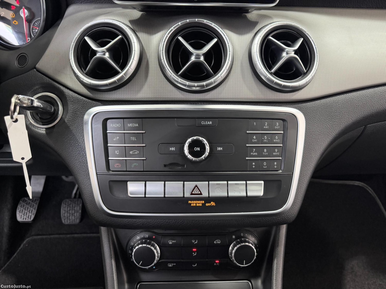 Mercedes-Benz CLA 180 D SHOOTING BRAKE URBAN 109 CV - NACIONAL — fotografia 14