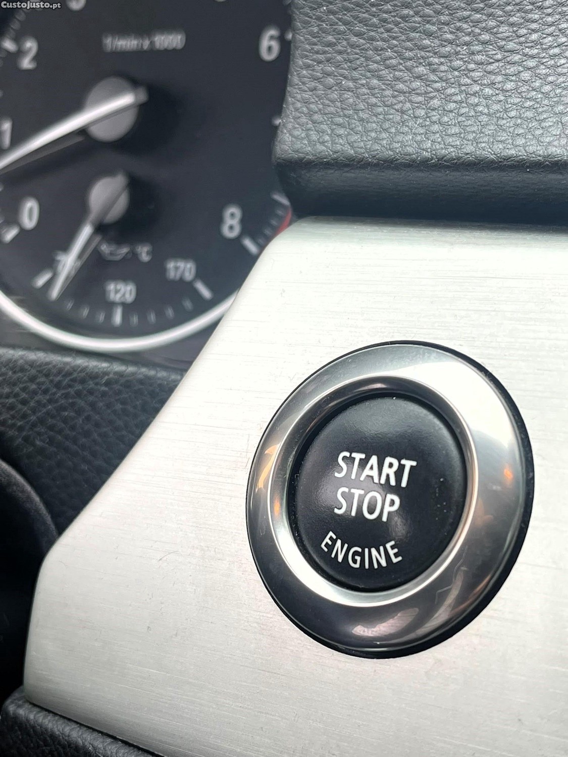 BMW 330 i — fotografia 13