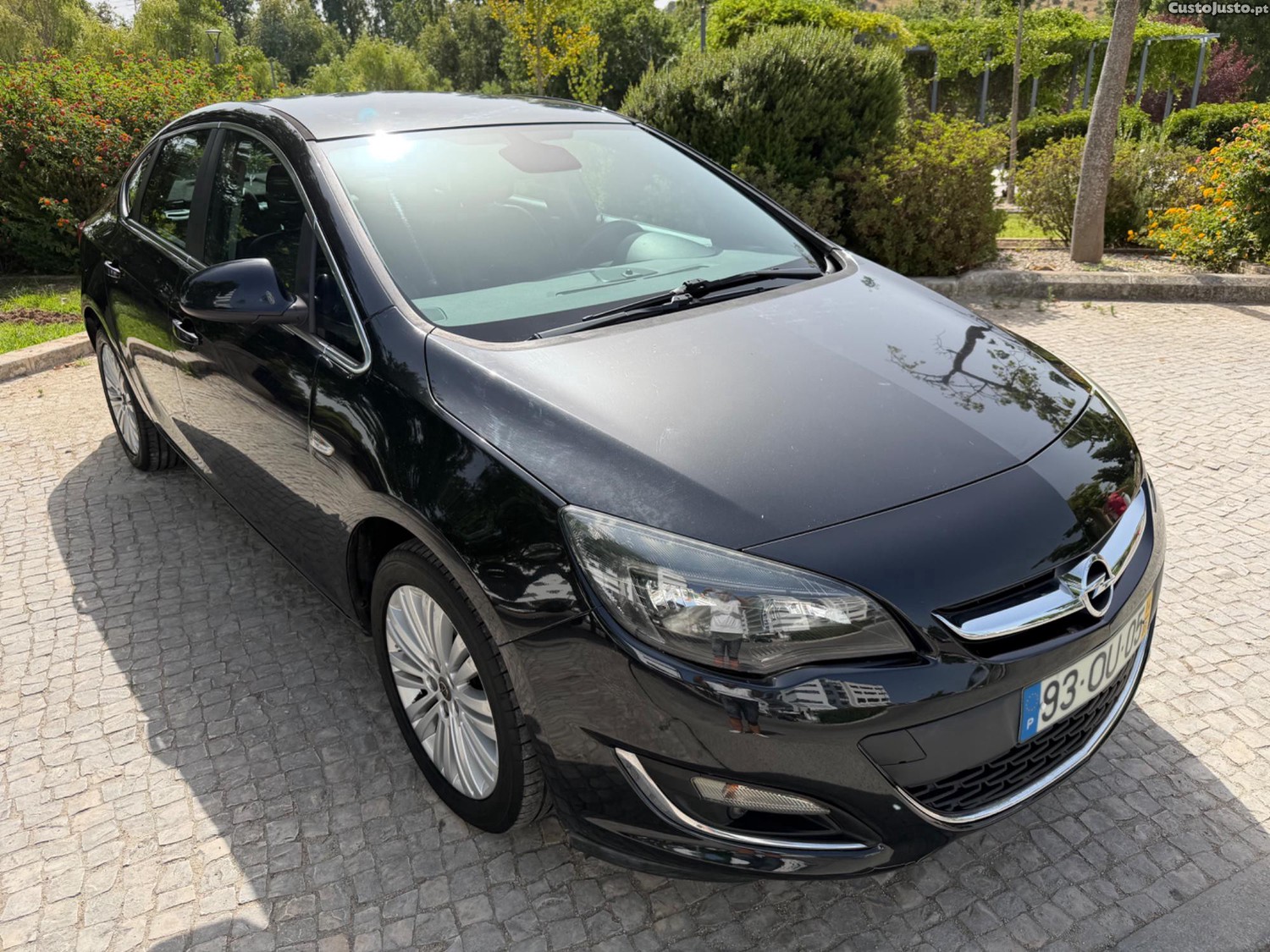 Opel Astra 1.4 T COSMO S/S — fotografia 16