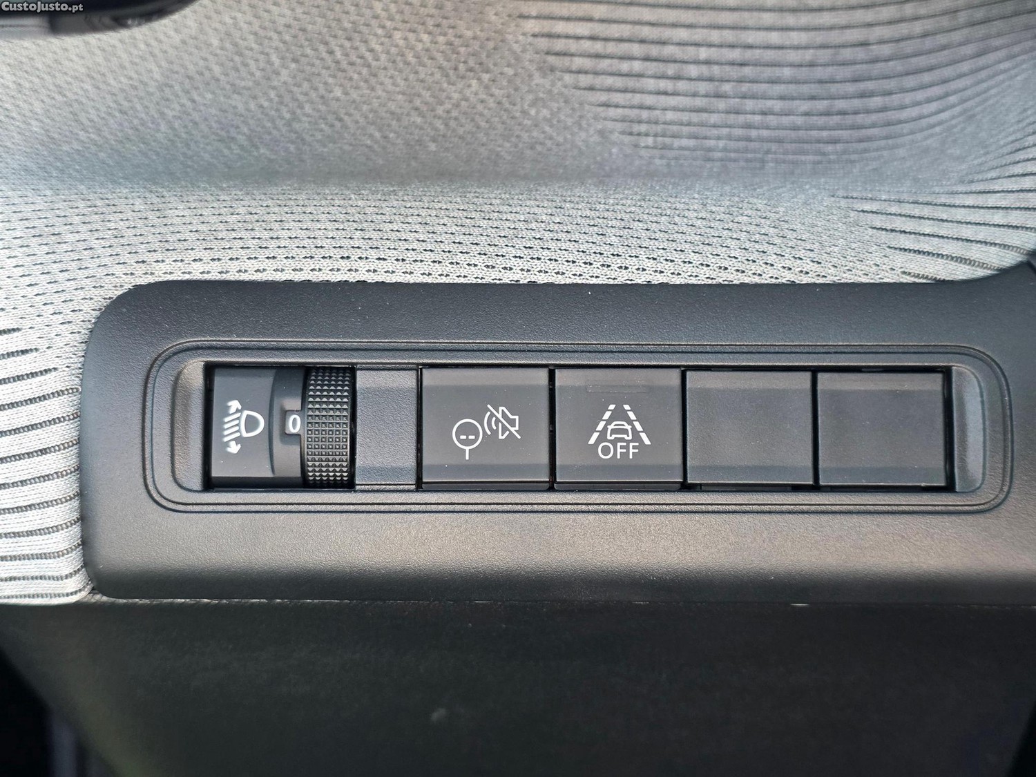 Citroën C3 1.2 Hybrid Max e-DSC6 — fotografia 9